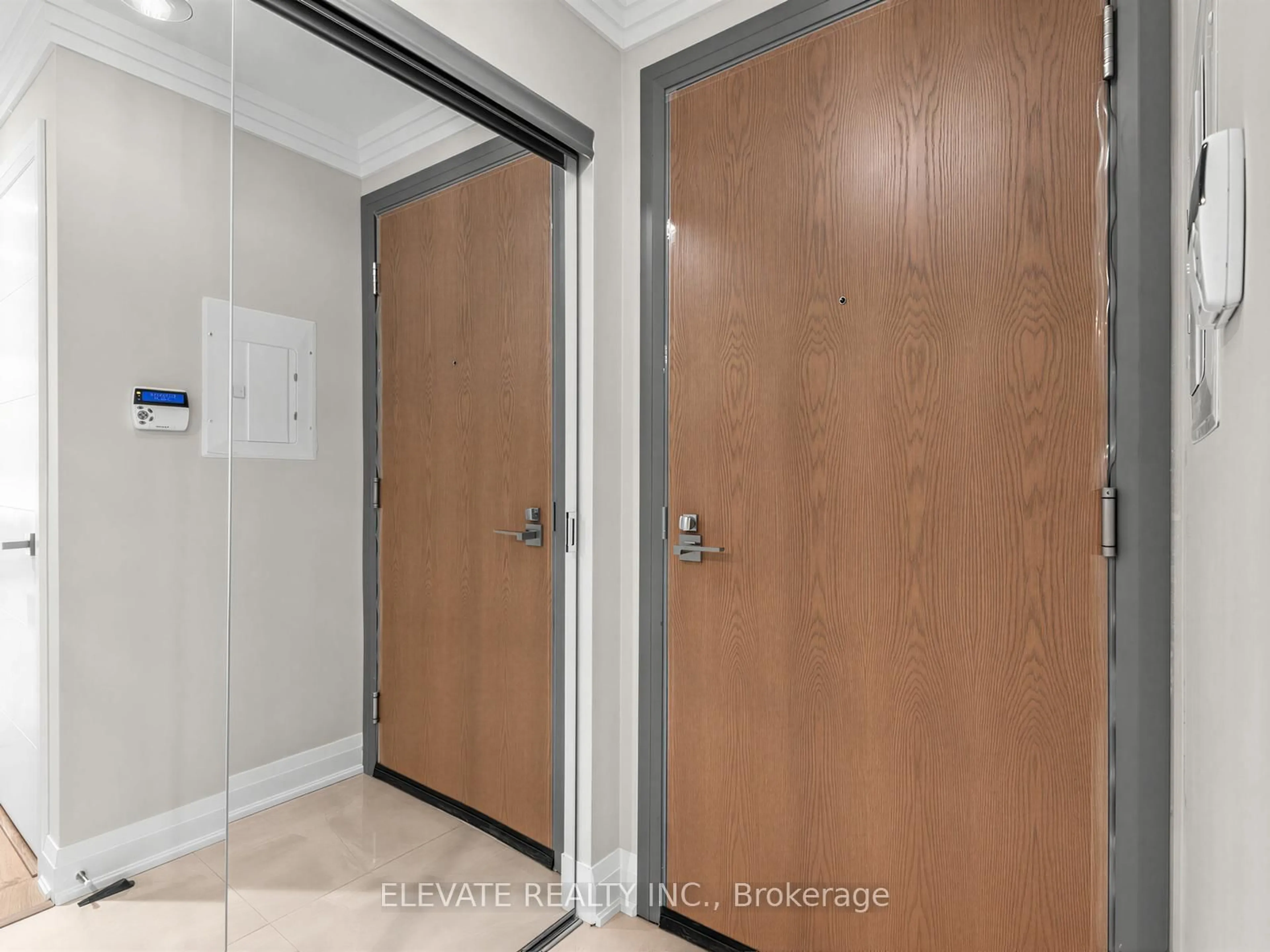 Indoor foyer for 18 Uptown Dr #229, Markham Ontario L3R 5M5
