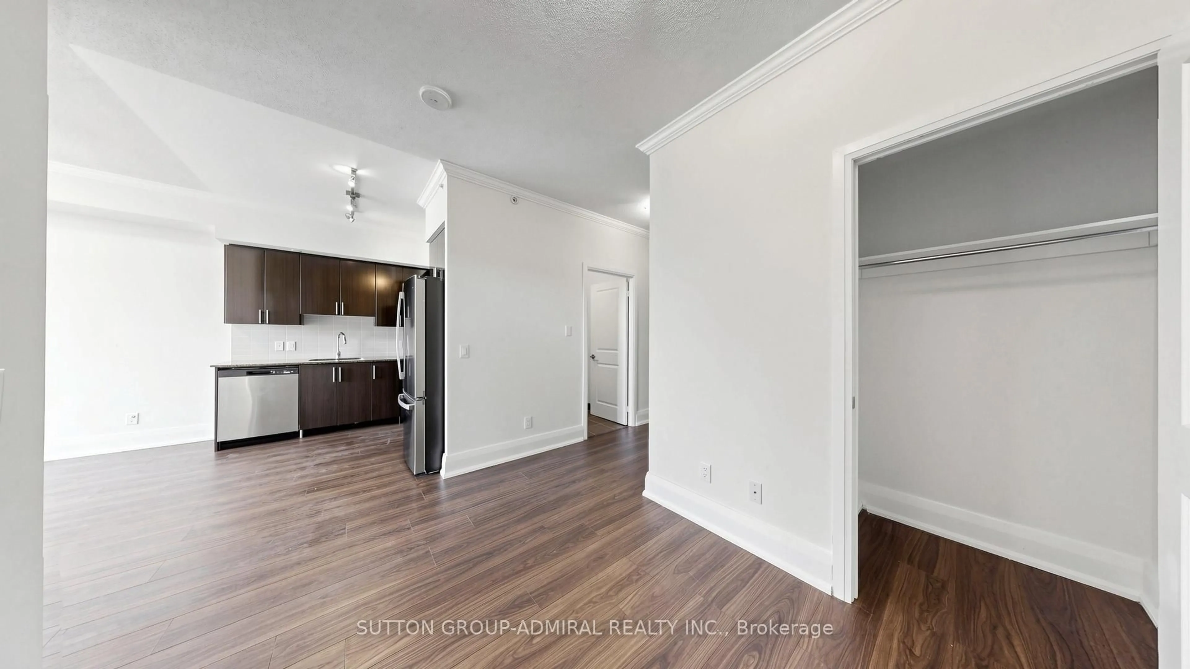 A pic of a room for 85 North Park Rd #406, Vaughan Ontario L4J 0H9