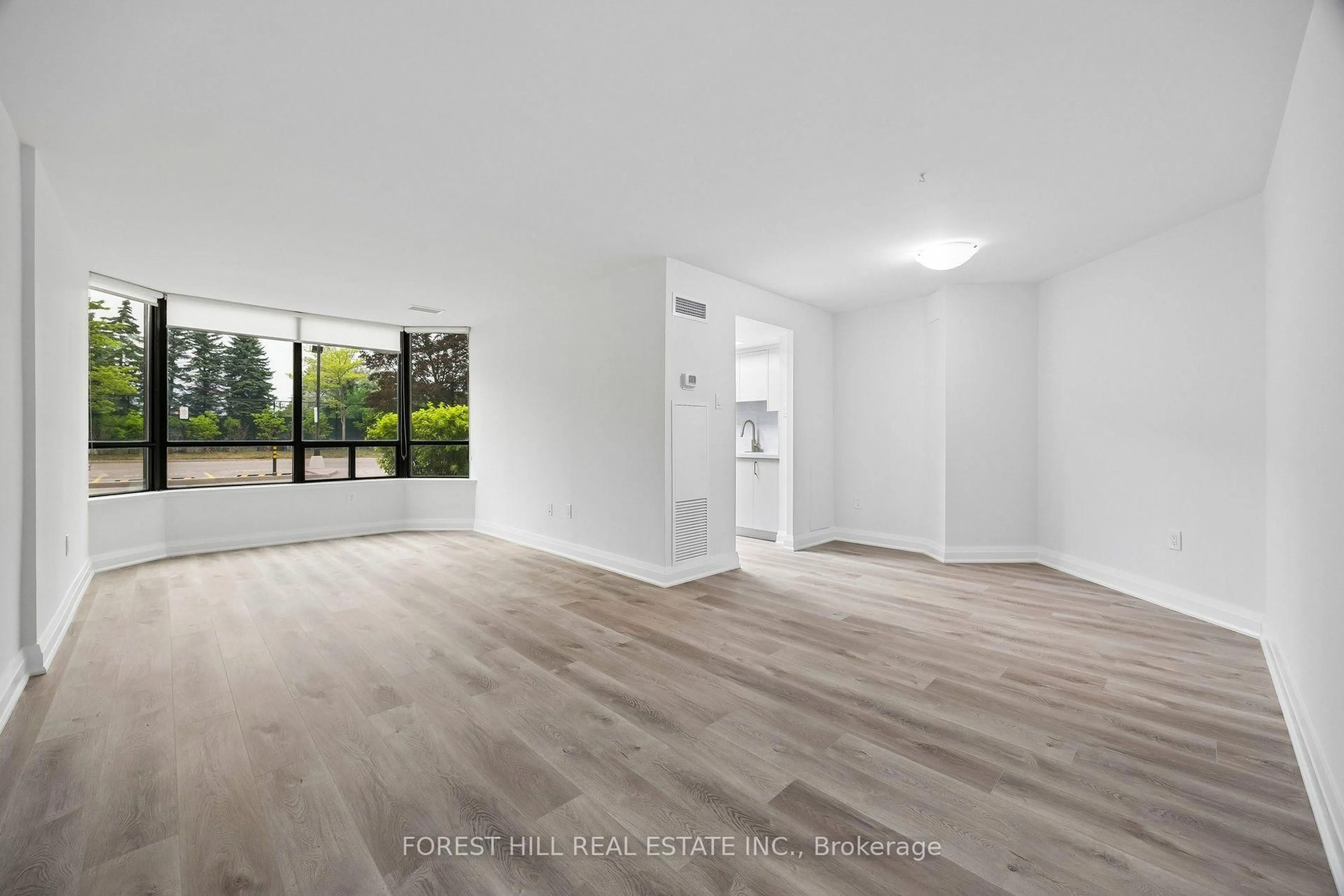 Indoor entryway for 7420 Bathurst St #101, Vaughan Ontario L4J 6X4