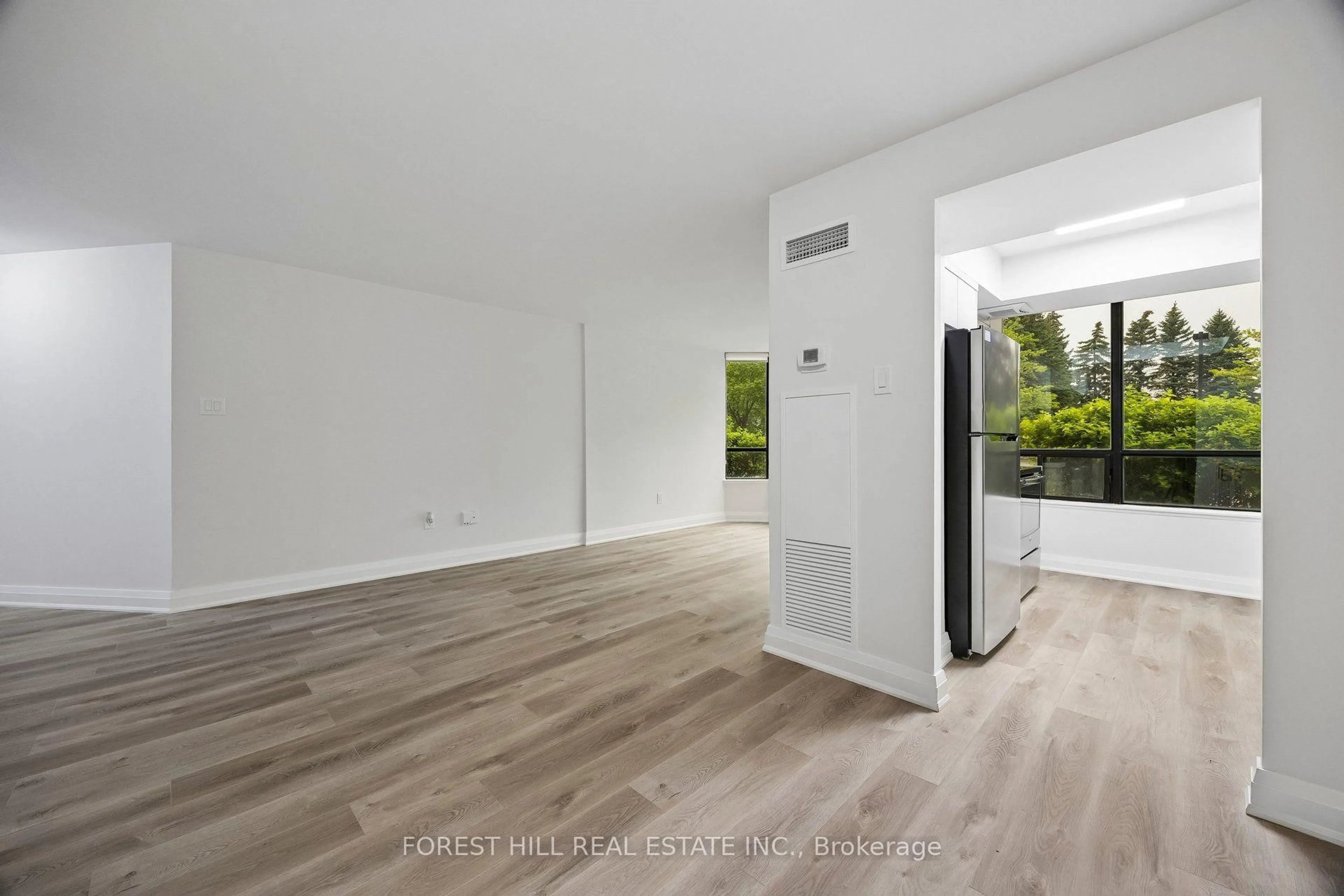 A pic of a room for 7420 Bathurst St #101, Vaughan Ontario L4J 6X4