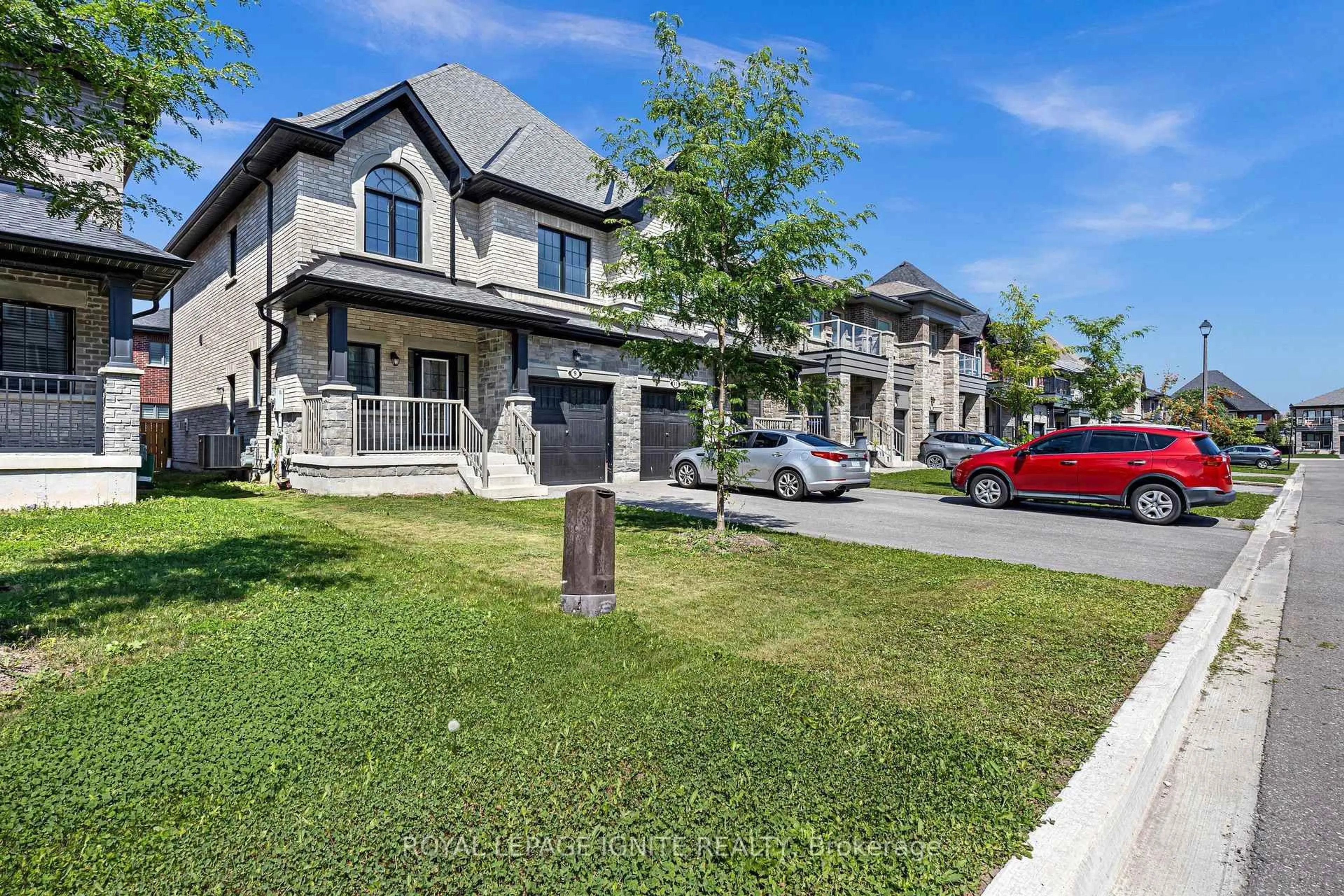 A pic from outside/outdoor area/front of a property/back of a property/a pic from drone, street for 9 Alan Williams Tr, Uxbridge Ontario L9P 0R5