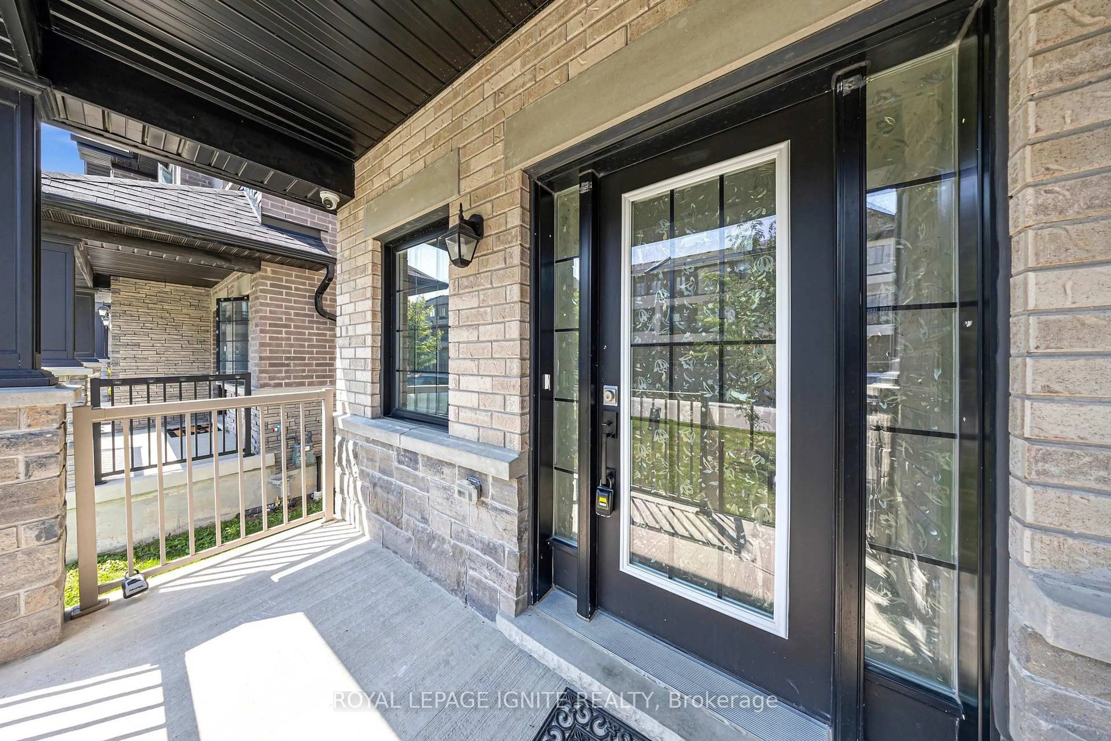 Indoor entryway for 9 Alan Williams Tr, Uxbridge Ontario L9P 0R5
