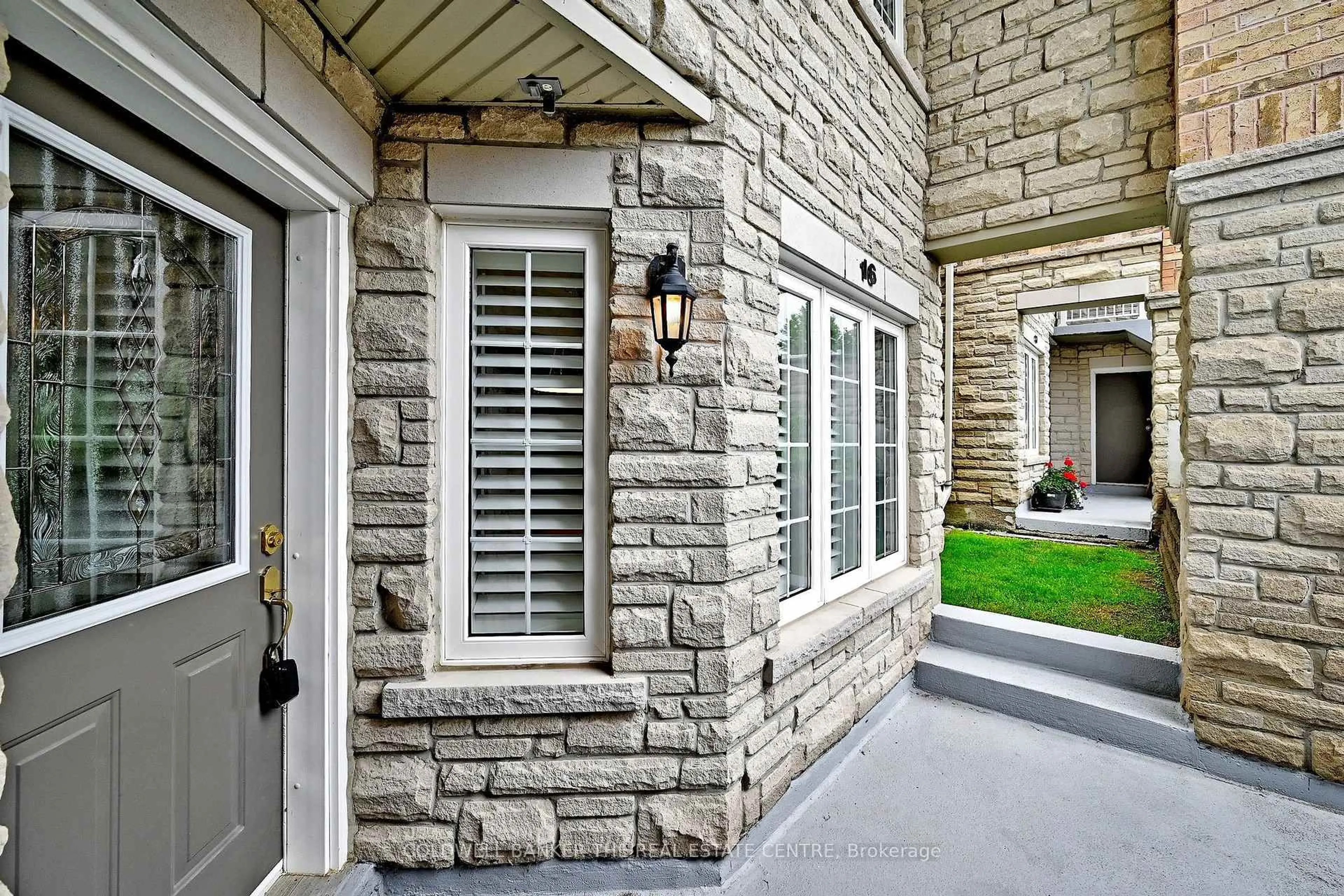 Unknown for 520 Silken Laumann Dr #16, Newmarket Ontario L3X 2S7