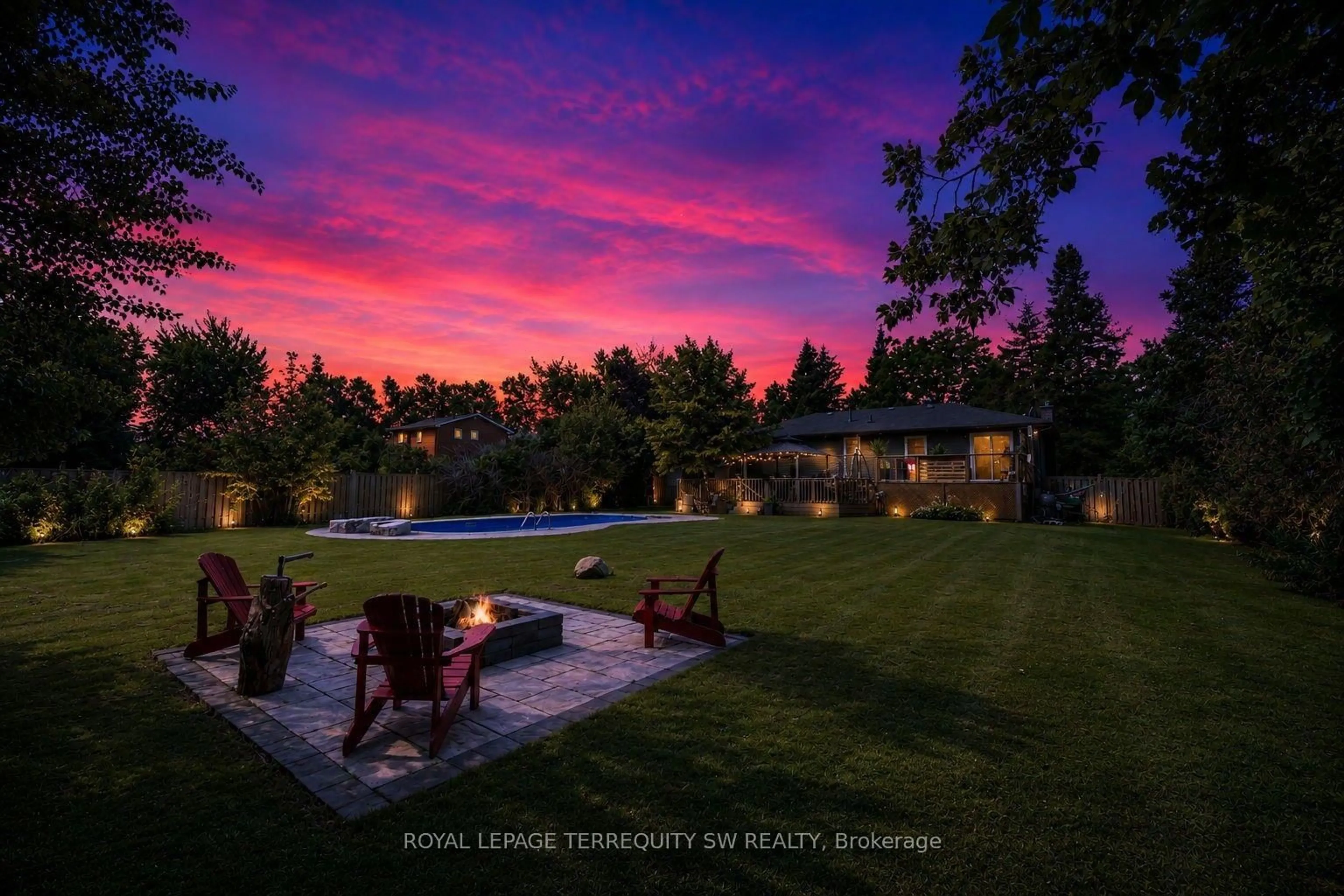 Patio, unknown for 2249 Willard Ave, Innisfil Ontario L9S 2B8