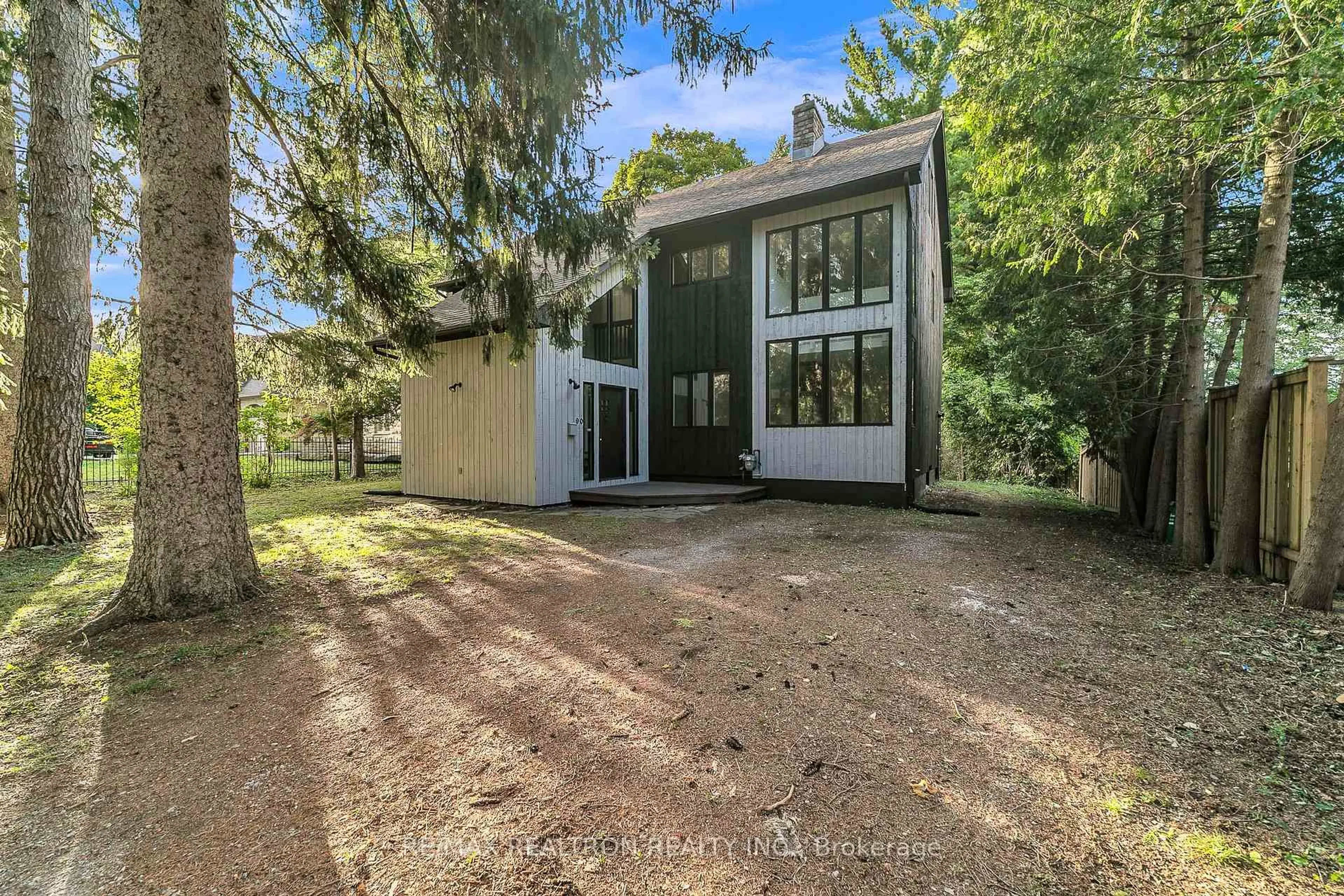 A pic from outside/outdoor area/front of a property/back of a property/a pic from drone, unknown for 90 Proctor Ave, Markham Ontario L3T 1M7