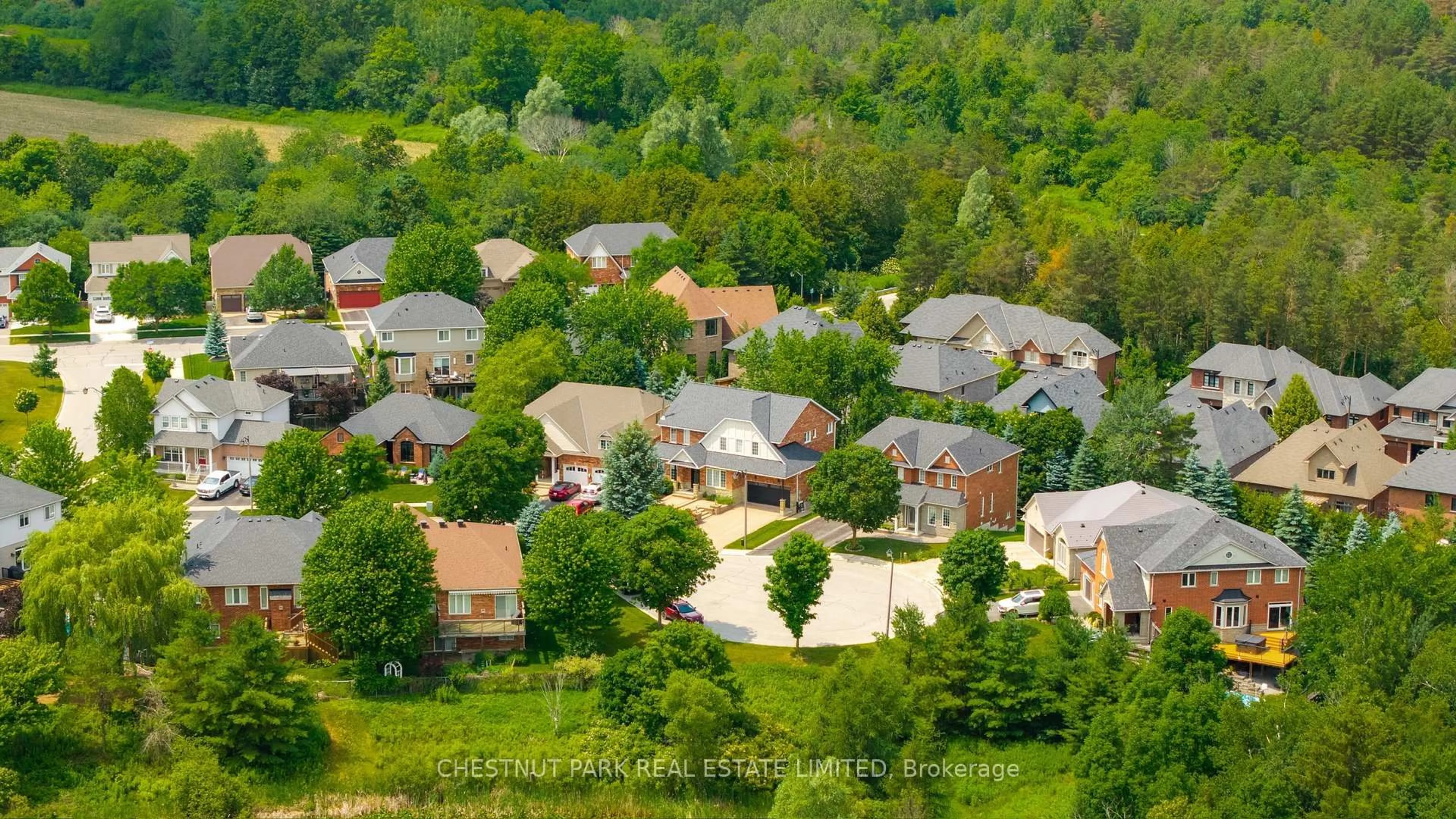 A pic from outside/outdoor area/front of a property/back of a property/a pic from drone, street for 8 Cyril Richardson Crt, Uxbridge Ontario L9P 2A8
