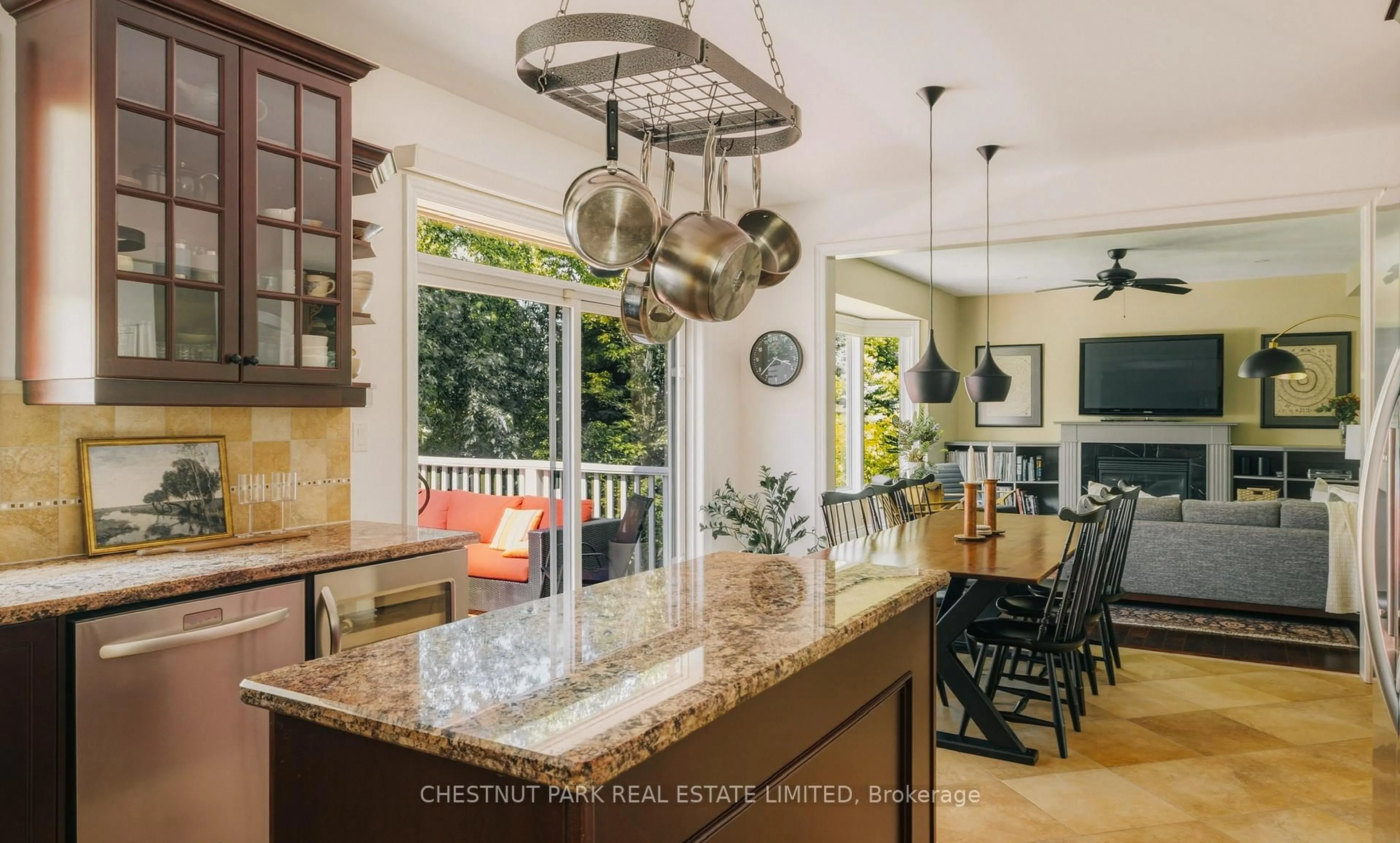 Open concept kitchen, ceramic/tile floor for 8 Cyril Richardson Crt, Uxbridge Ontario L9P 2A8