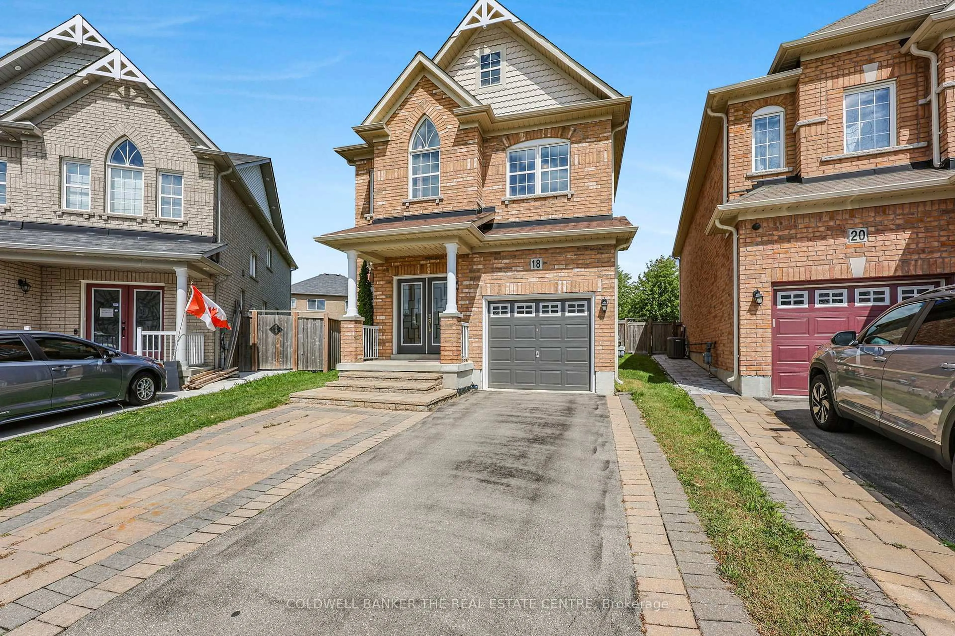 Home with brick exterior material, street for 18 Herefordshire Cres, Newmarket Ontario L9N 0B7
