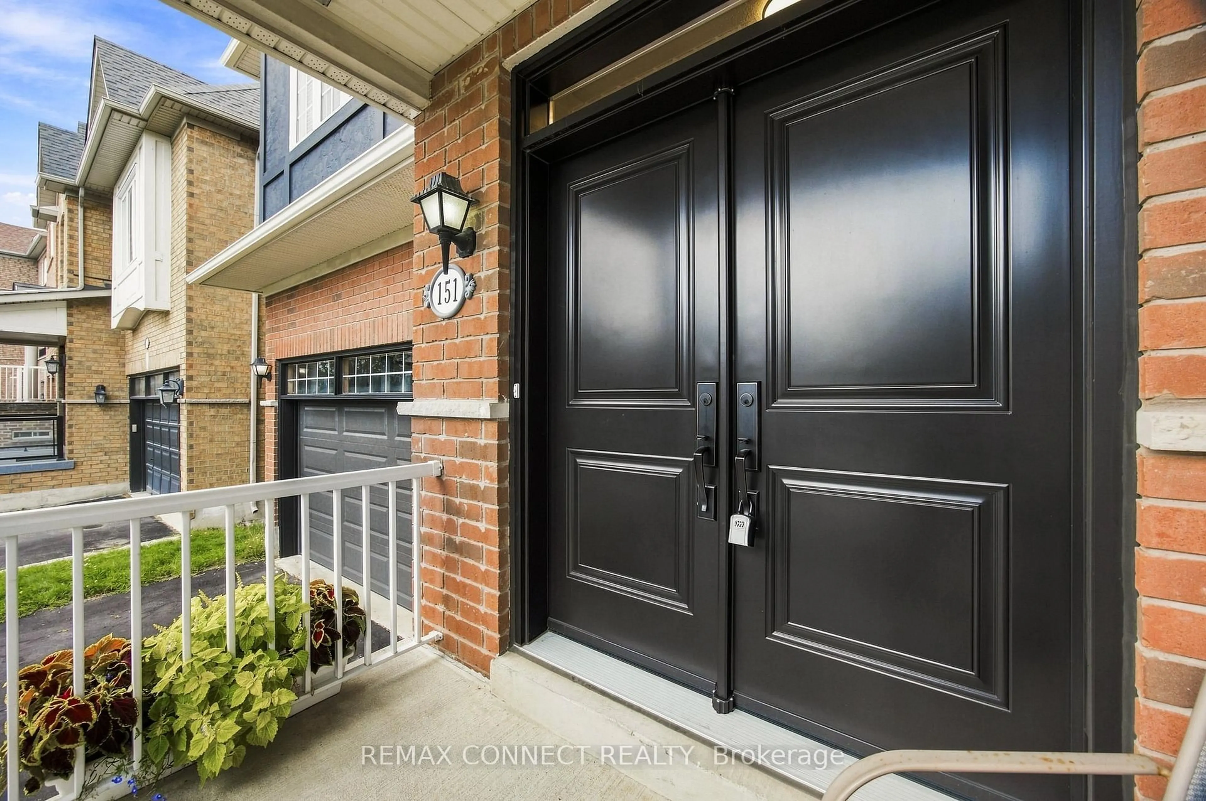 Indoor entryway for 151 Bentoak Cres, Vaughan Ontario L4J 8S6