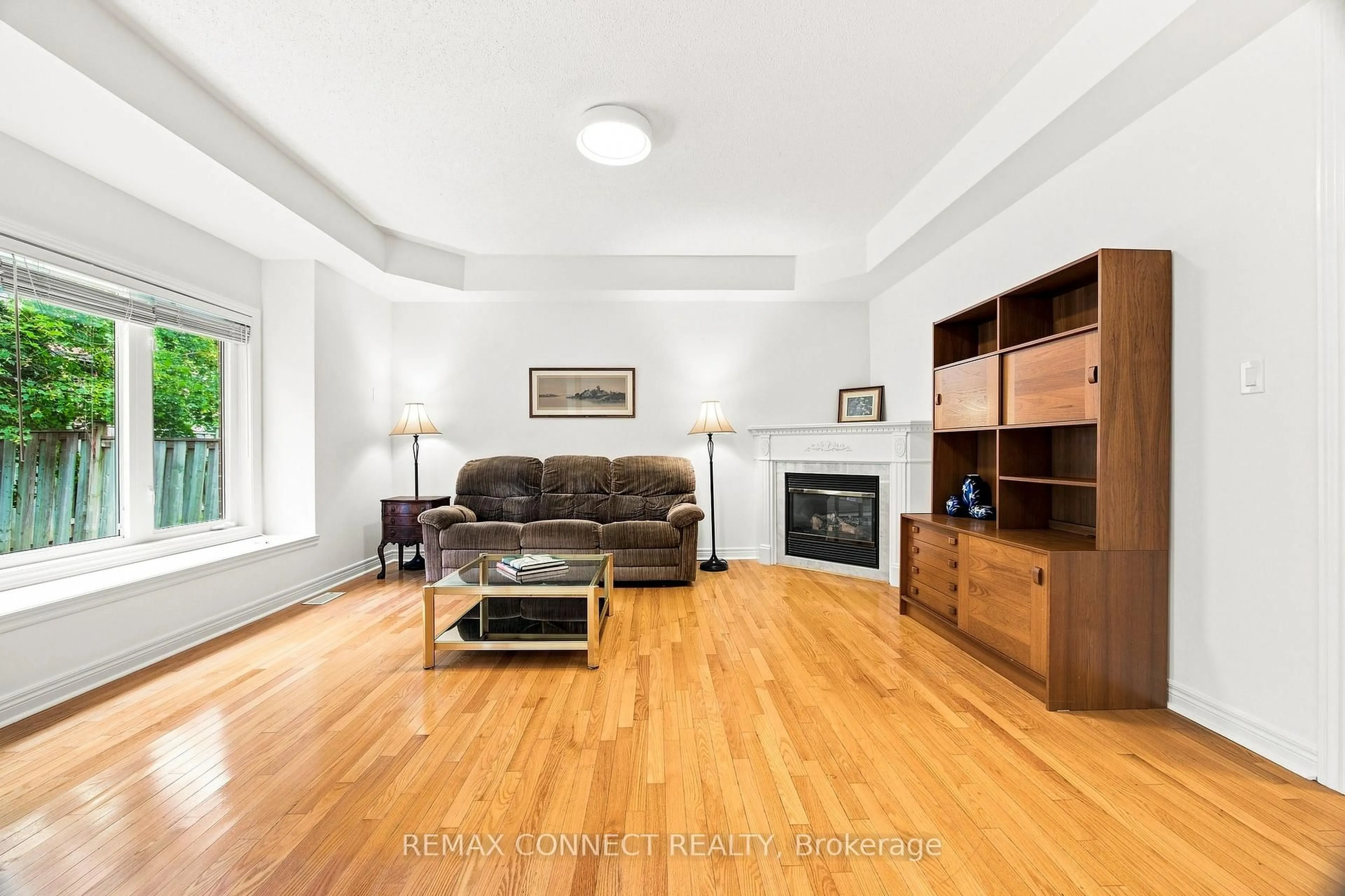 Living room with furniture, unknown for 151 Bentoak Cres, Vaughan Ontario L4J 8S6