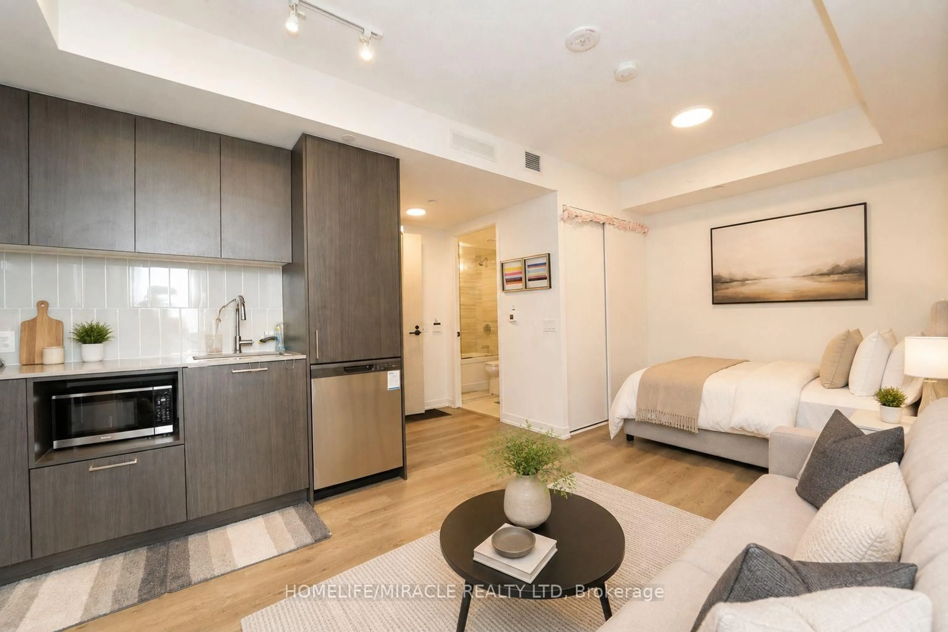 A pic of a room for 195 Commerce St #3612, Vaughan Ontario L4K 5Z7
