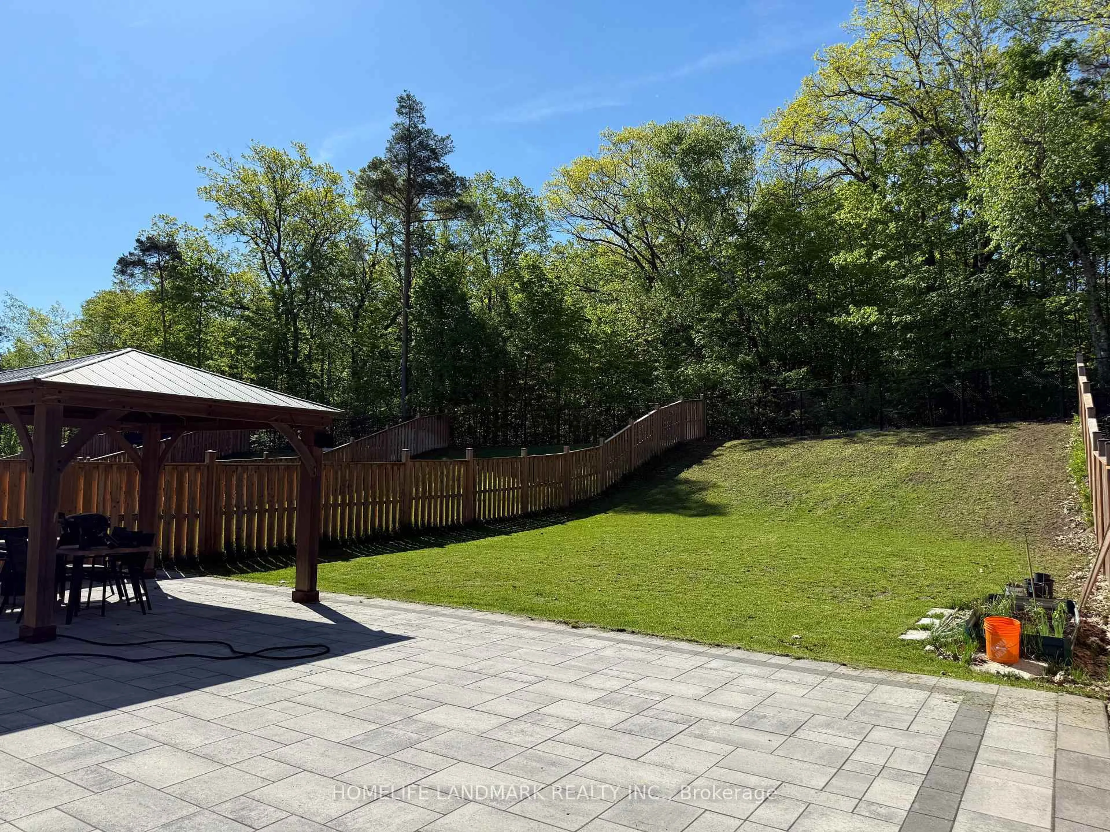 A pic from outside/outdoor area/front of a property/back of a property/a pic from drone, forest/trees view for 46 Forest Edge Cres, East Gwillimbury Ontario L9N 0S6