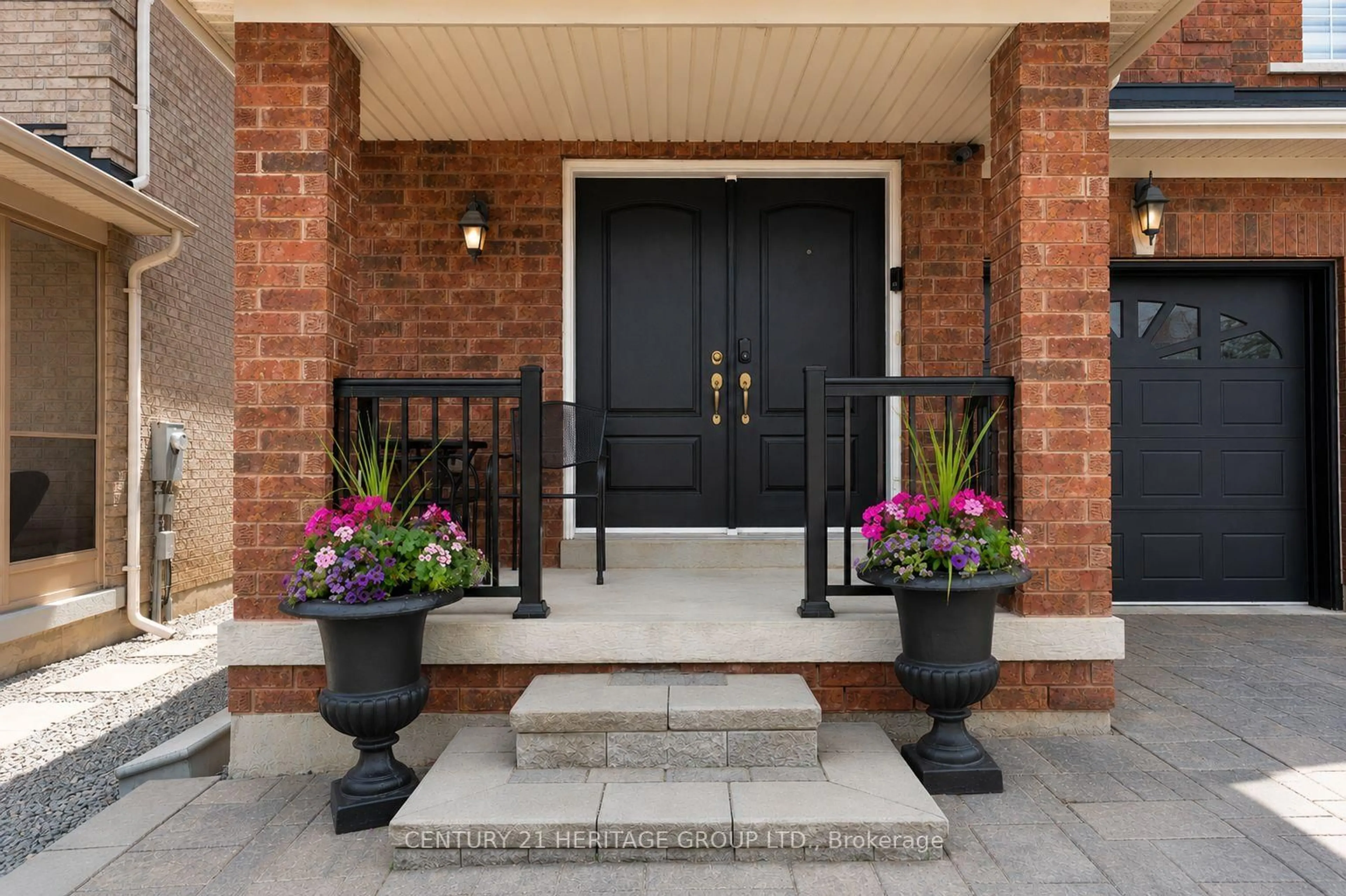 Indoor entryway for 182 Richardson Cres, Bradford West Gwillimbury Ontario L3Z 0N5