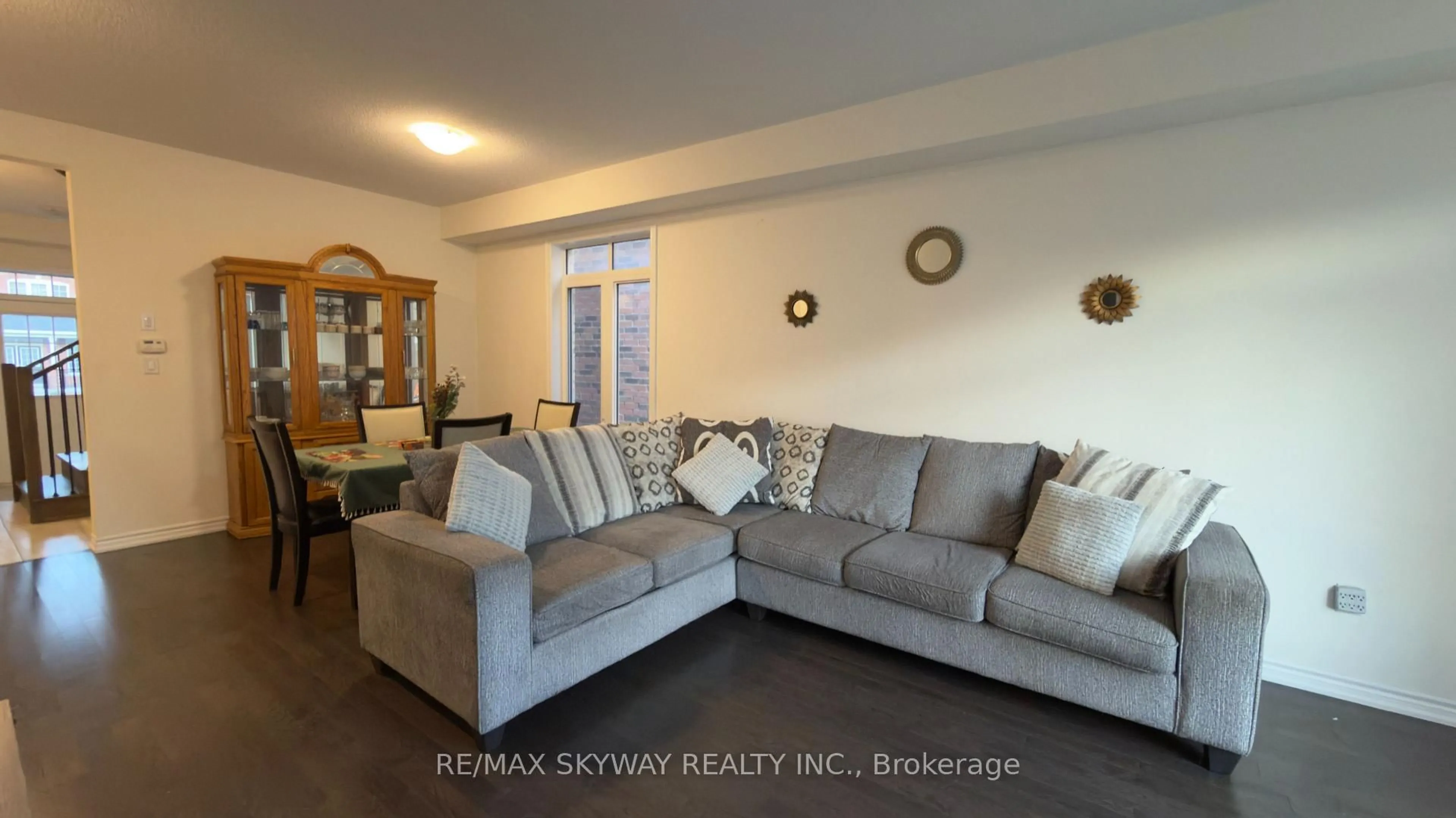 Living room with furniture, unknown for 2170 Lozenby St, Innisfil Ontario L9S 0M9