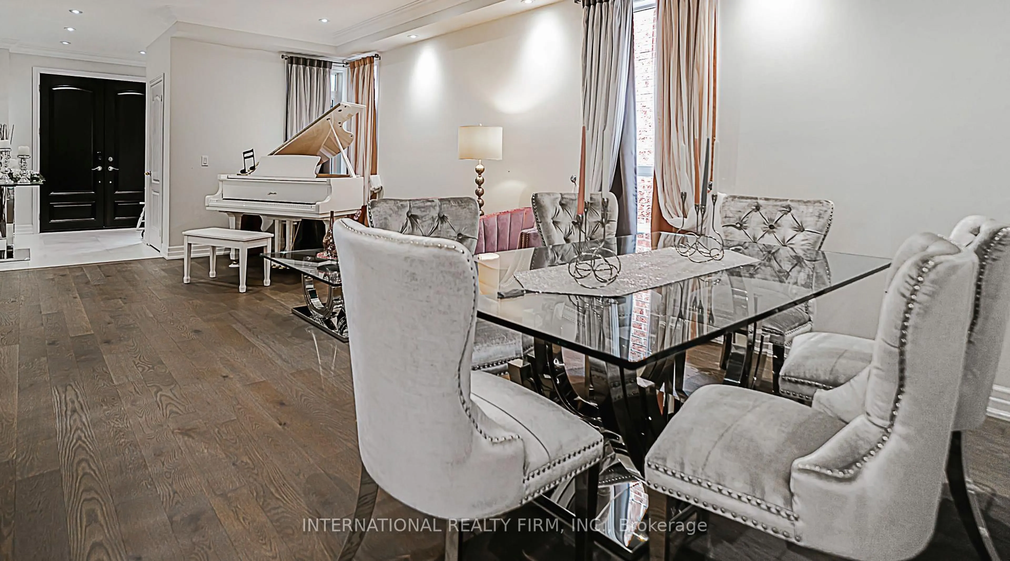 Dining room, wood/laminate floor for 74 Regatta Ave, Richmond Hill Ontario L4E 4R1