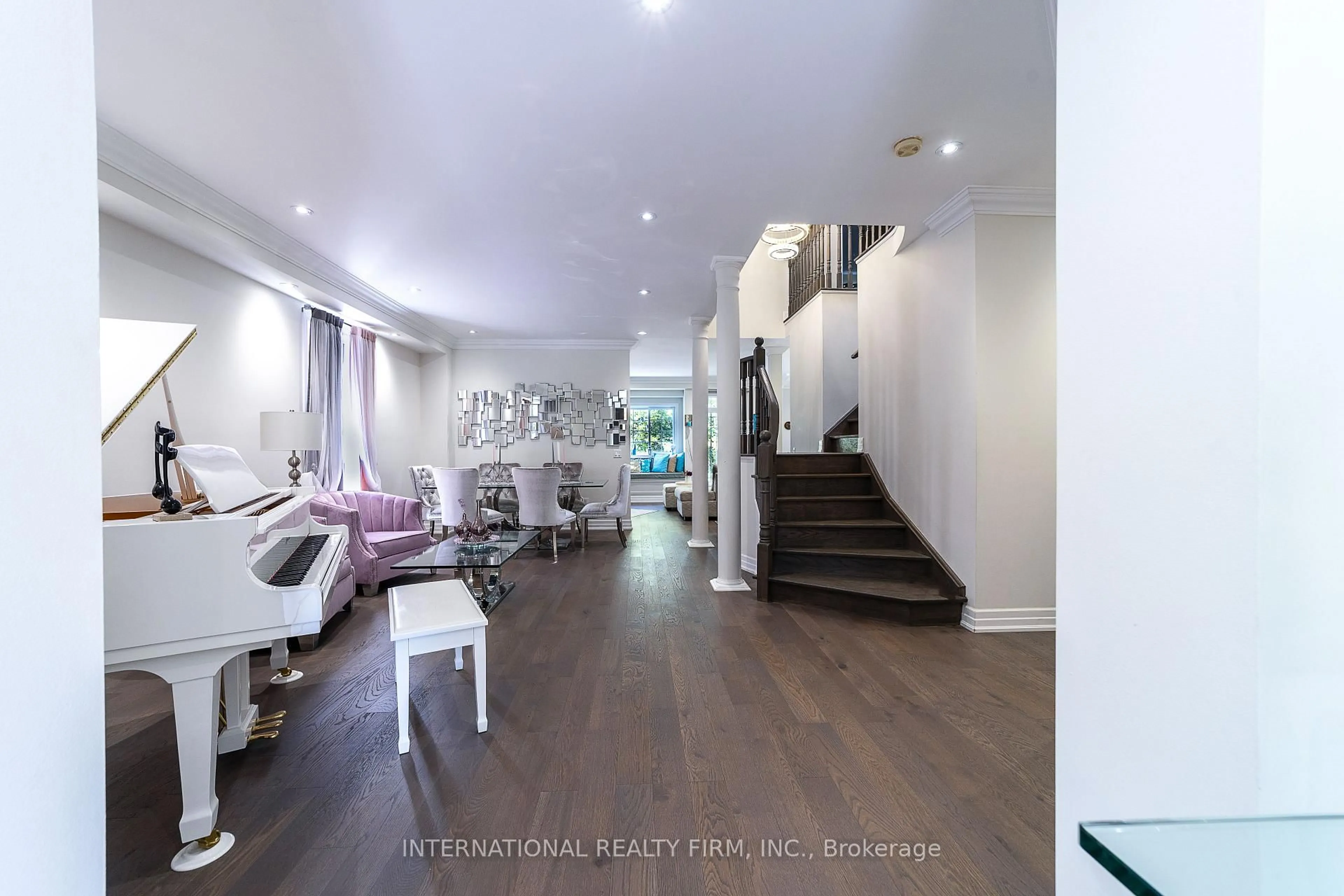 Indoor foyer for 74 Regatta Ave, Richmond Hill Ontario L4E 4R1