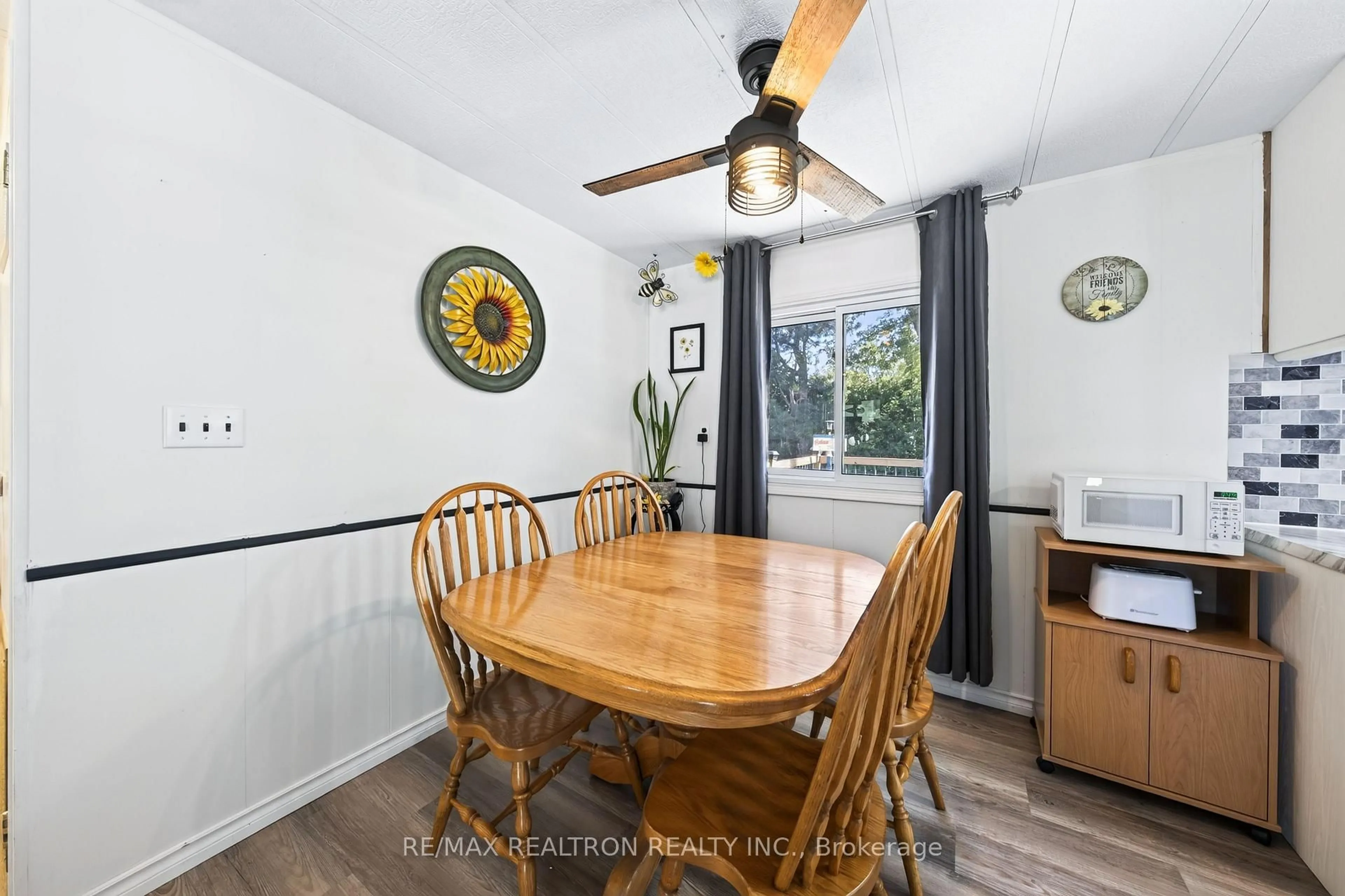 Dining room, unknown for 25 Cherrywood Lane, Innisfil Ontario L9S 1M6