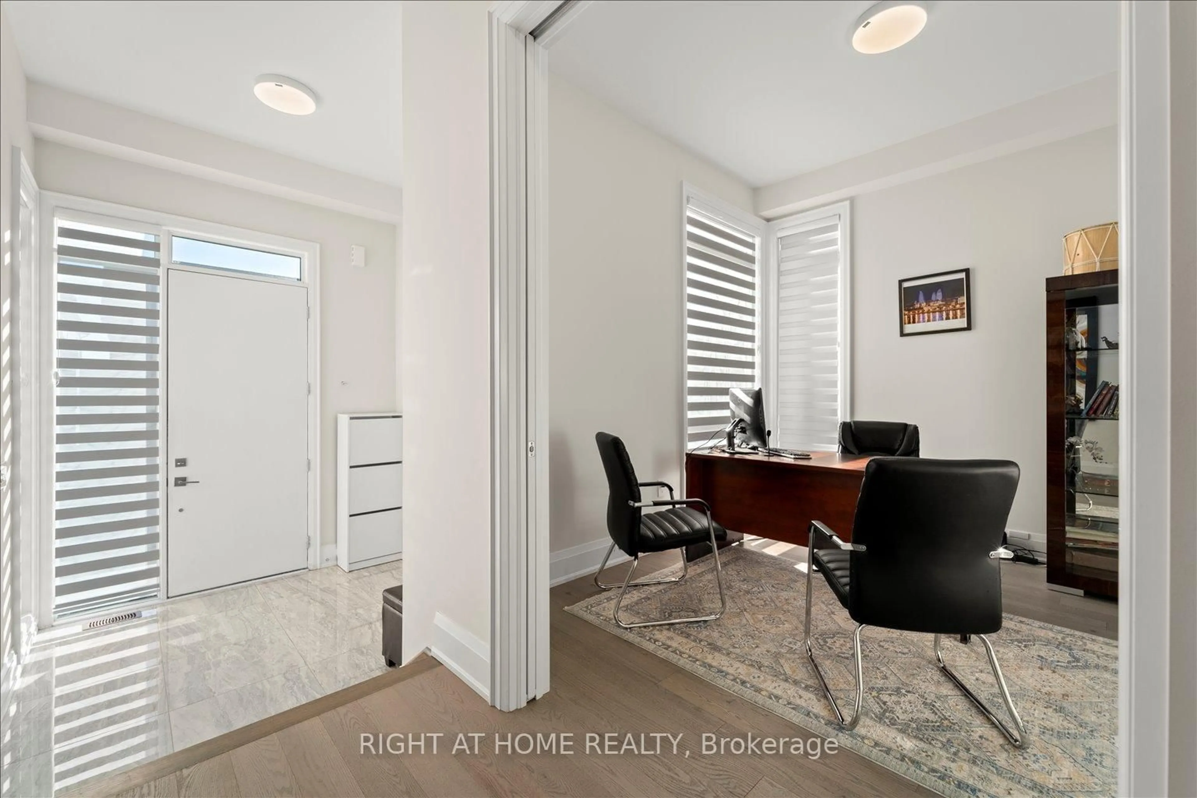 A pic of a room for 121 Milky Way Dr, Richmond Hill Ontario L4C 4L9