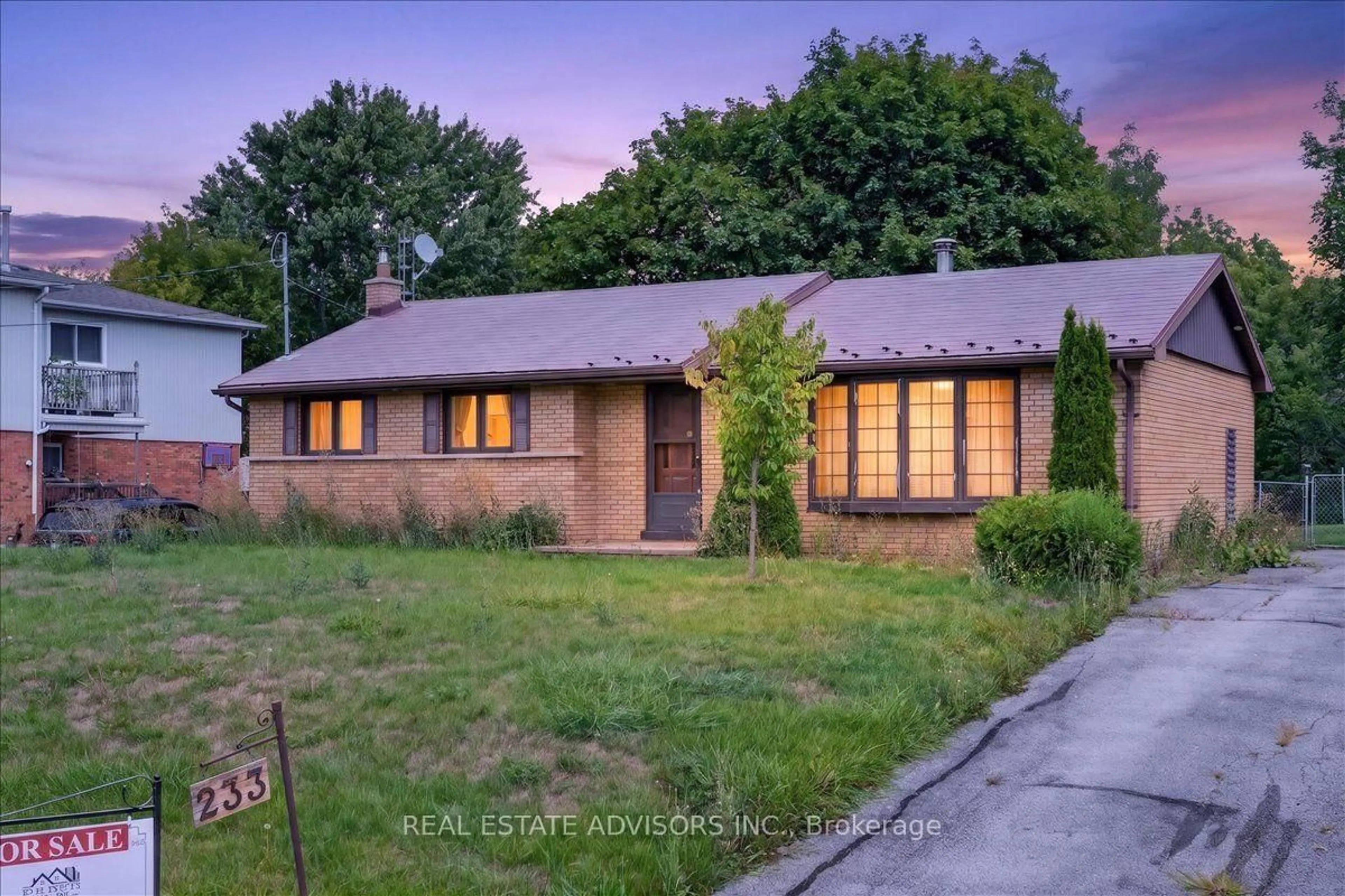 Home with brick exterior material, street for 233 East St, East Gwillimbury Ontario L9N 1K8