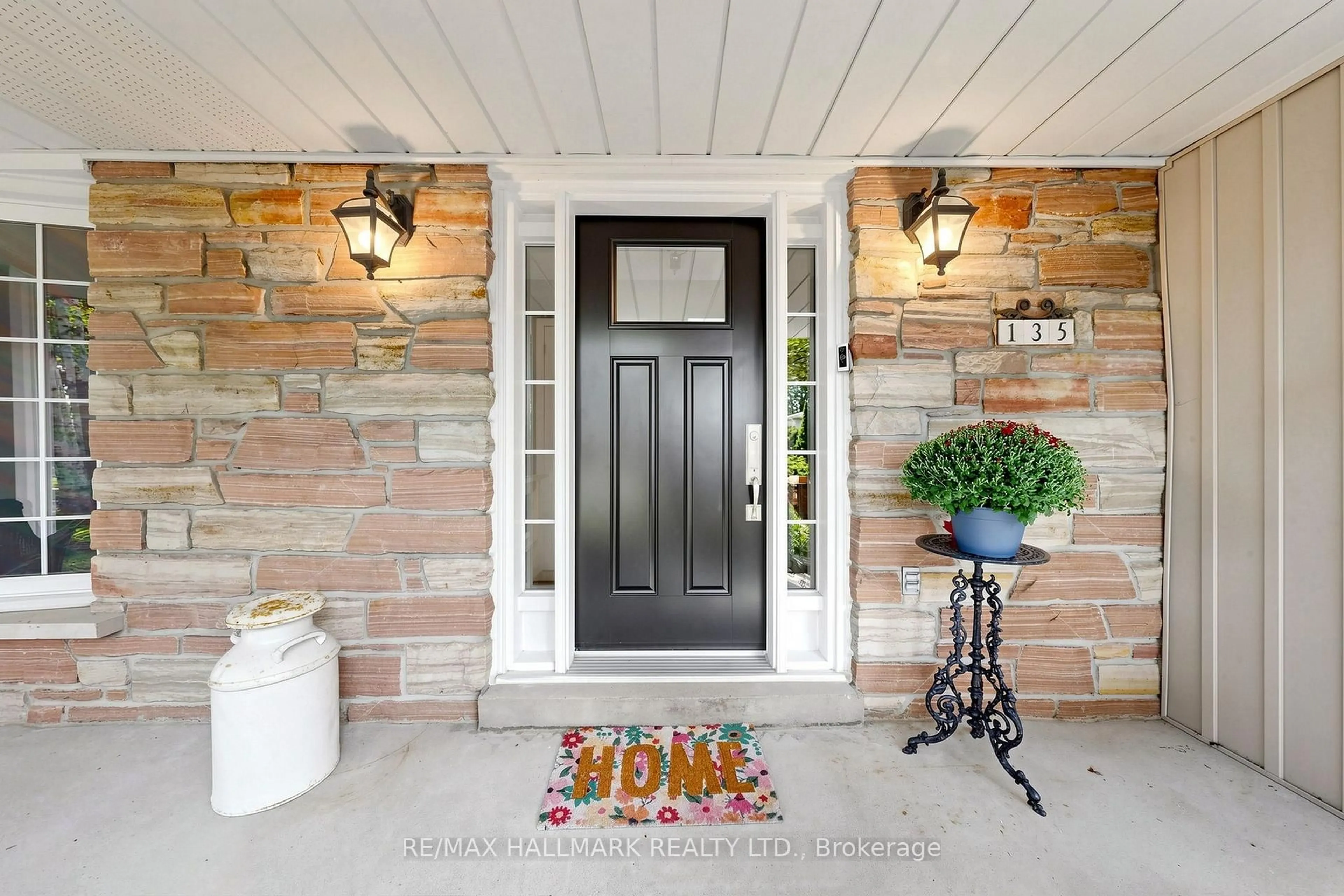 Indoor entryway for 135 Senator Reesor's Dr, Markham Ontario L3P 3E6