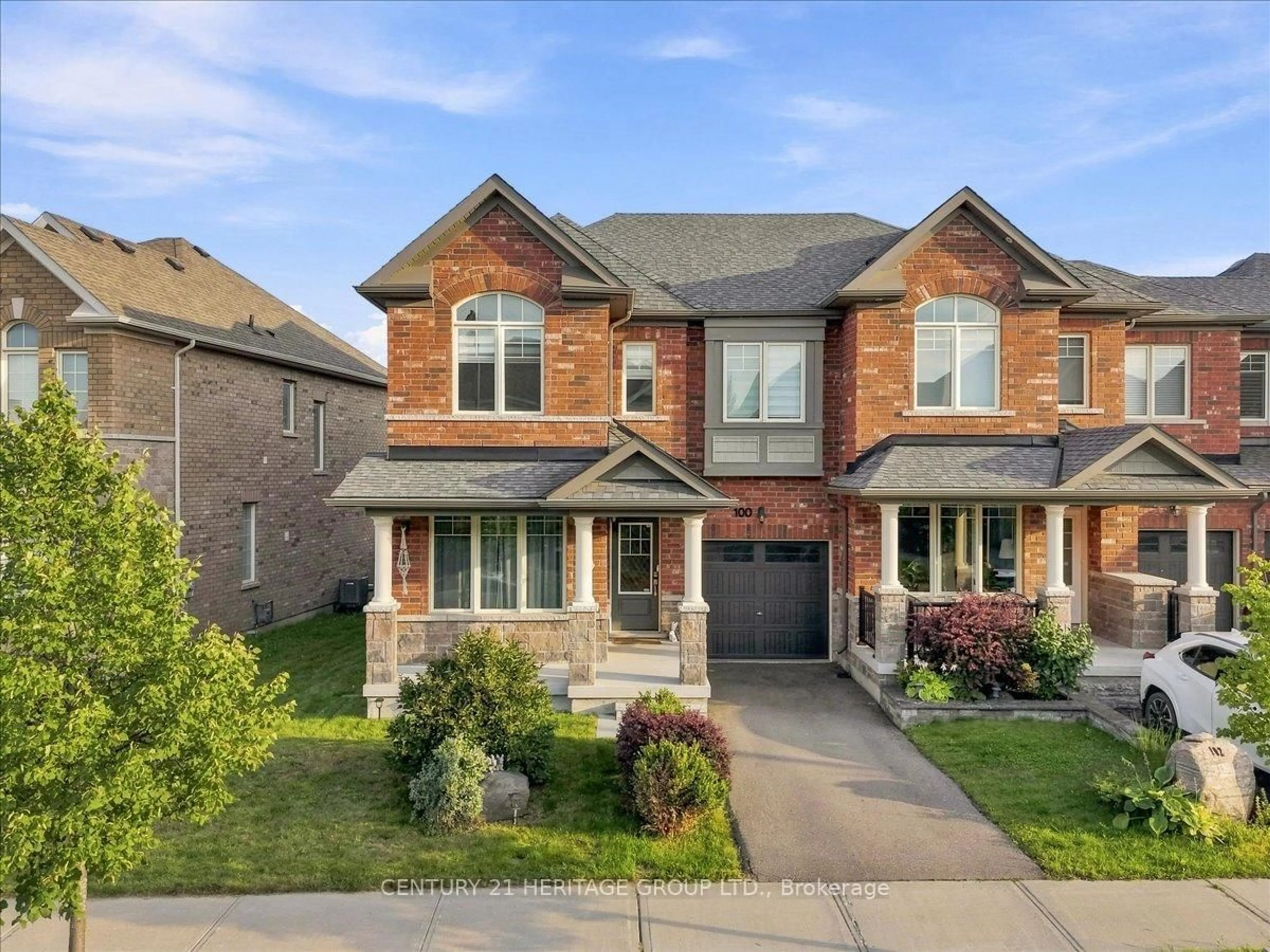 Home with brick exterior material, street for 100 Mondial Cres, East Gwillimbury Ontario L9N 0S2