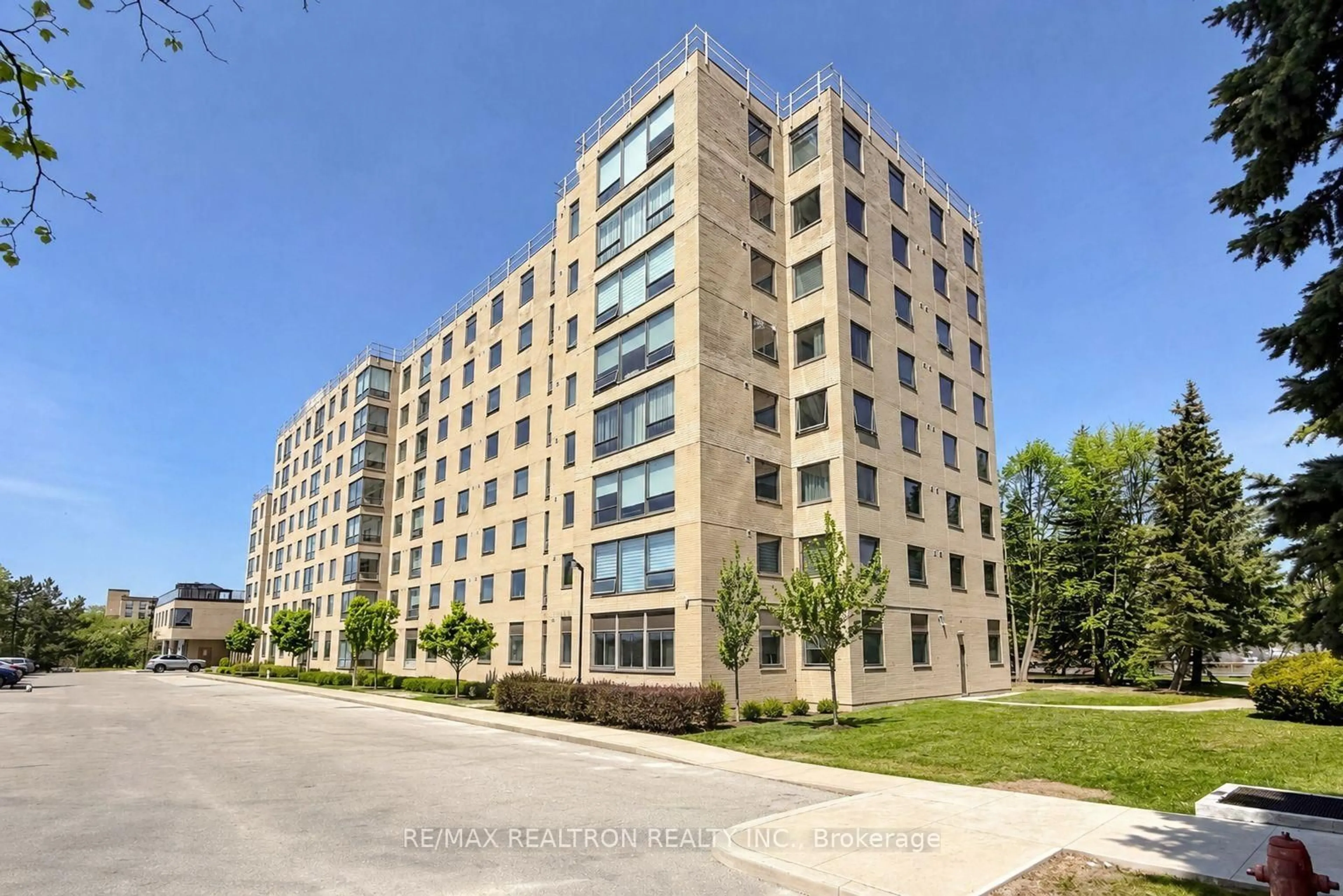 Unknown for 326 Major Mackenzie Dr #307, Richmond Hill Ontario L4C 8T4