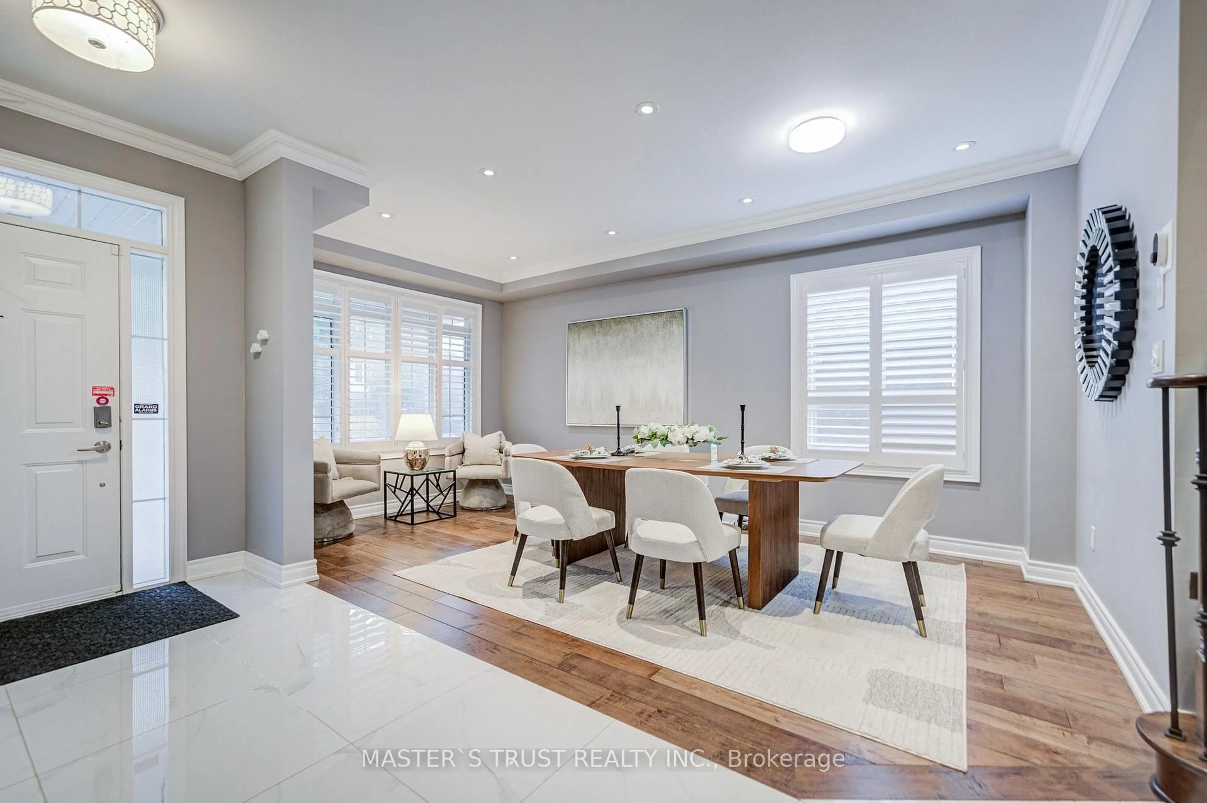 Dining room, wood/laminate floor for 350 Coachwhip Tr, Newmarket Ontario L3X 2R6