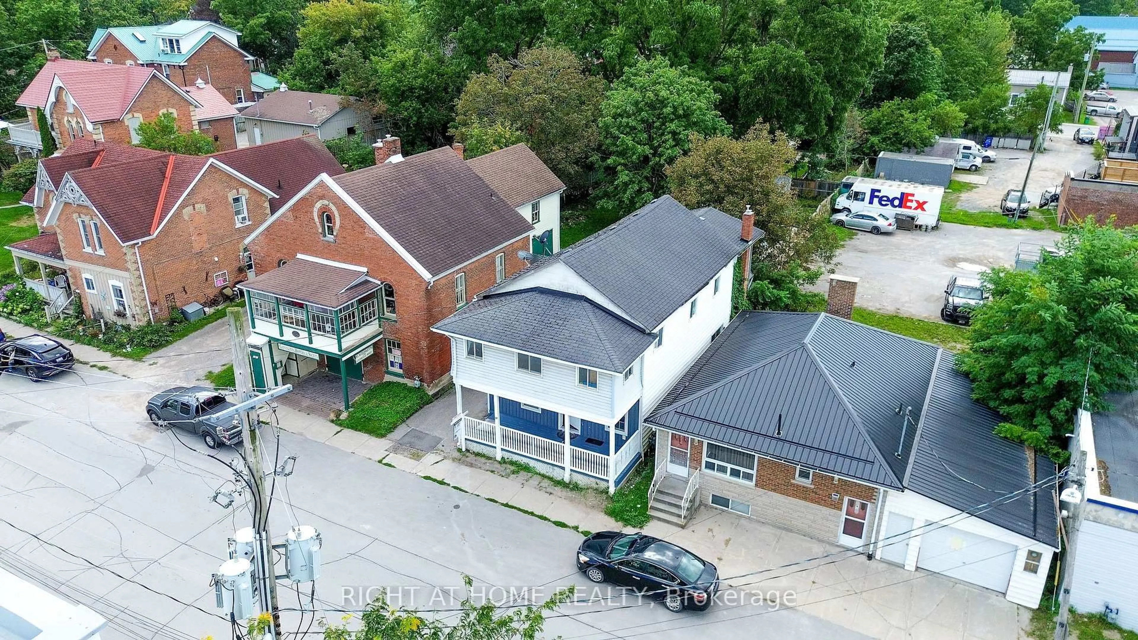 A pic from outside/outdoor area/front of a property/back of a property/a pic from drone, street for 17 Laidlaw St St, Brock Ontario L0E 1E0
