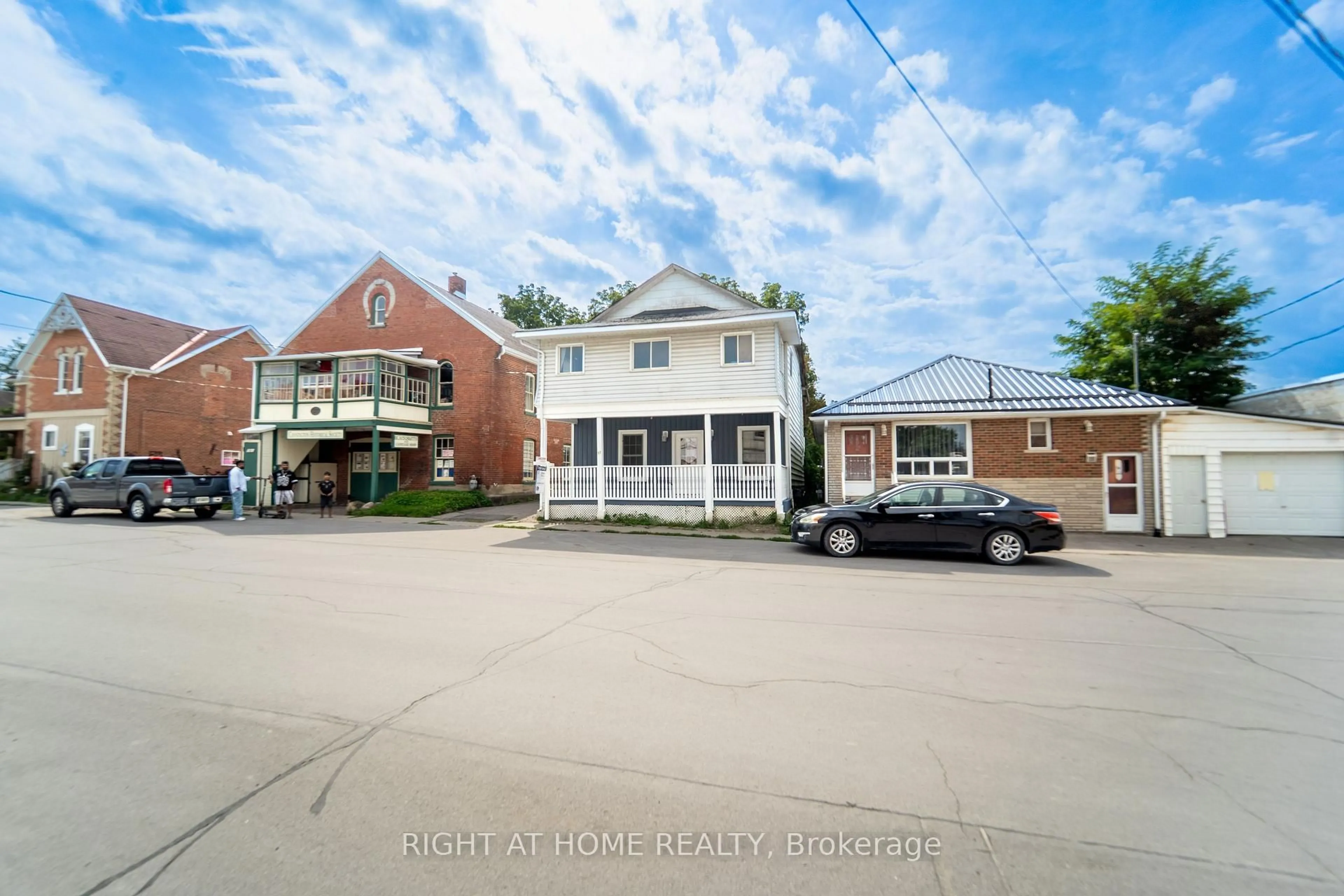 A pic from outside/outdoor area/front of a property/back of a property/a pic from drone, street for 17 Laidlaw St St, Brock Ontario L0E 1E0