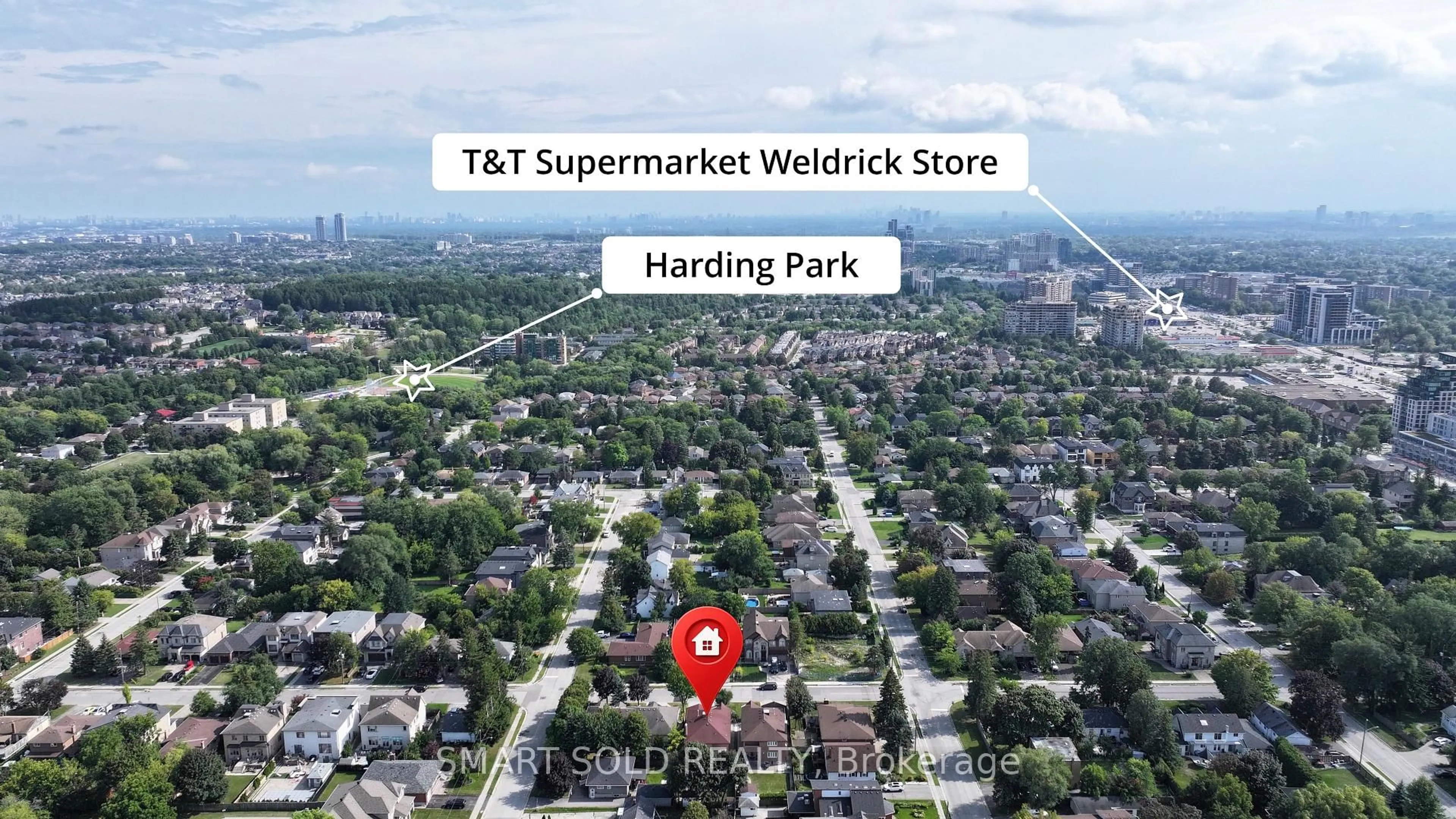 A pic from outside/outdoor area/front of a property/back of a property/a pic from drone, street for 103 Elmwood Ave, Richmond Hill Ontario L4C 1K7