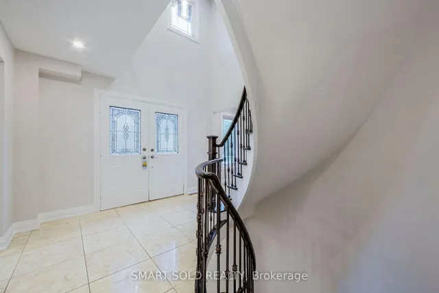 1 Tiffany Gate, Richmond Hill 5