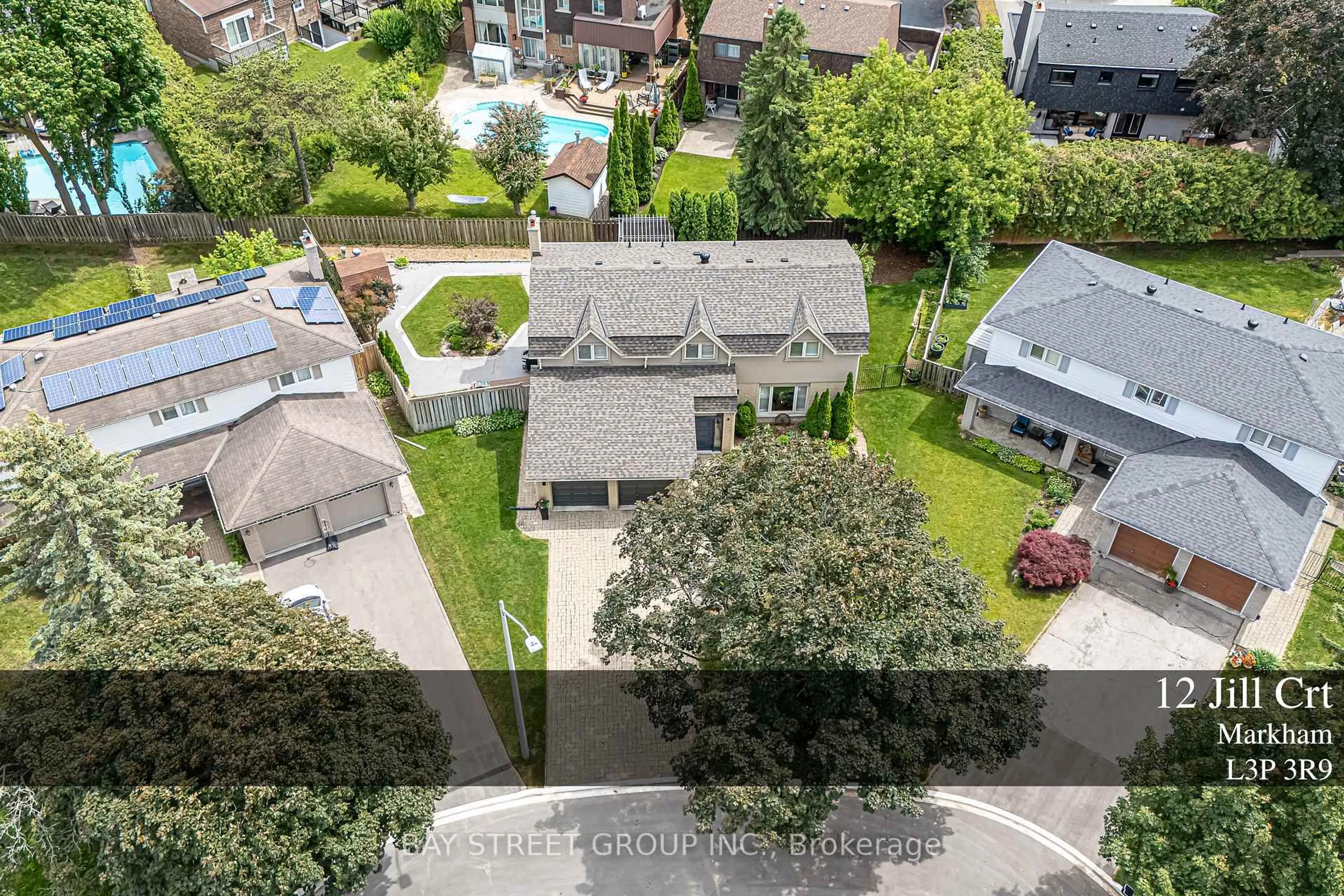 A pic from outside/outdoor area/front of a property/back of a property/a pic from drone, street for 12 Jill Crt, Markham Ontario L3P 3R9