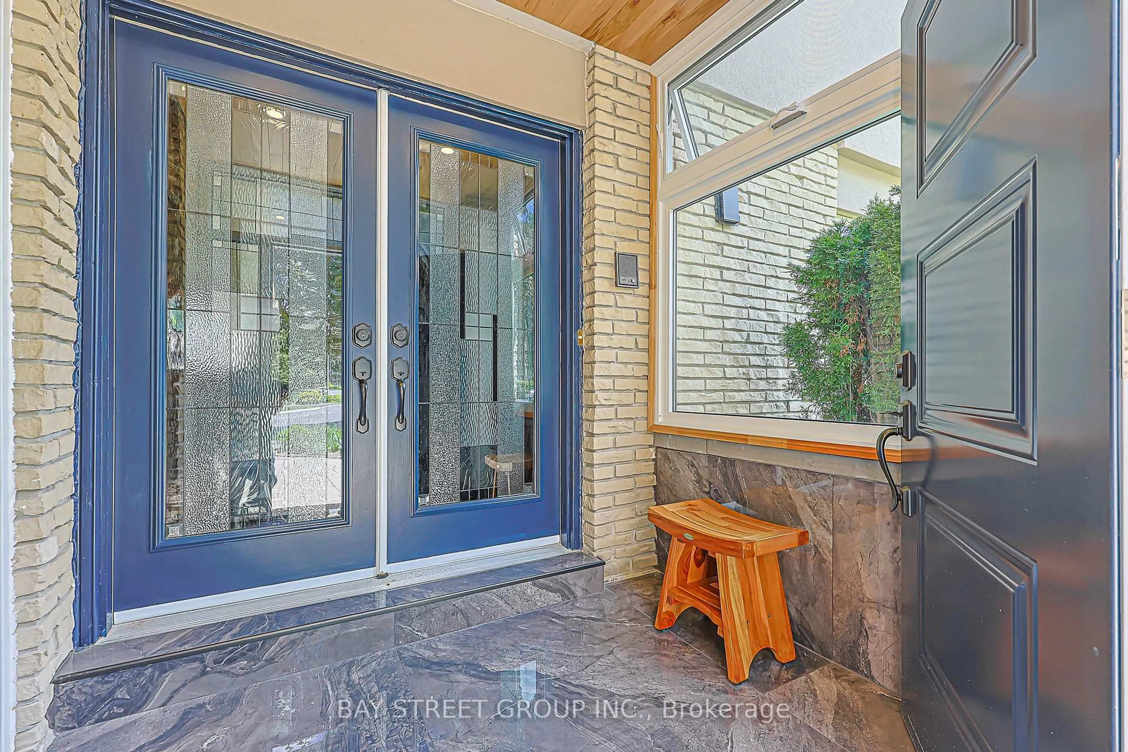 Indoor entryway for 12 Jill Crt, Markham Ontario L3P 3R9