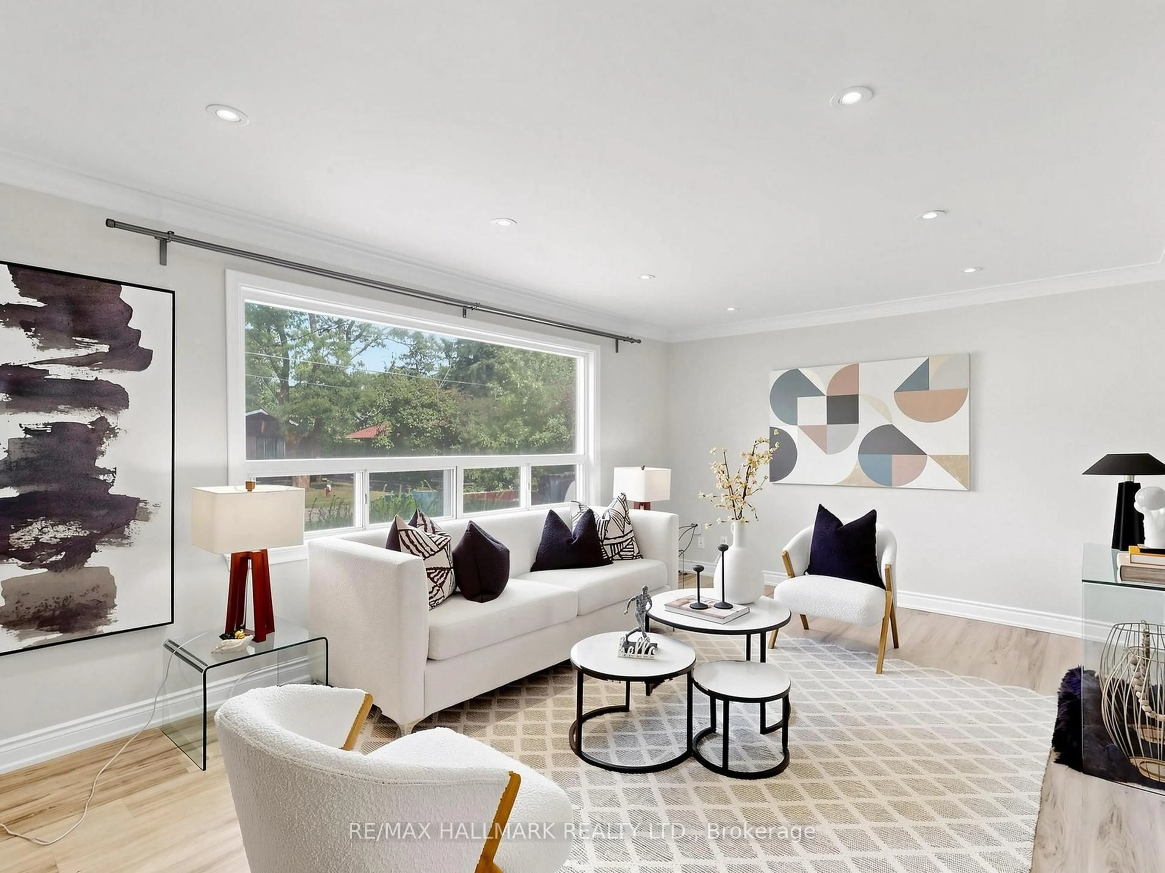 Living room with furniture, unknown for 79 Cartier Cres, Richmond Hill Ontario L4C 2N3