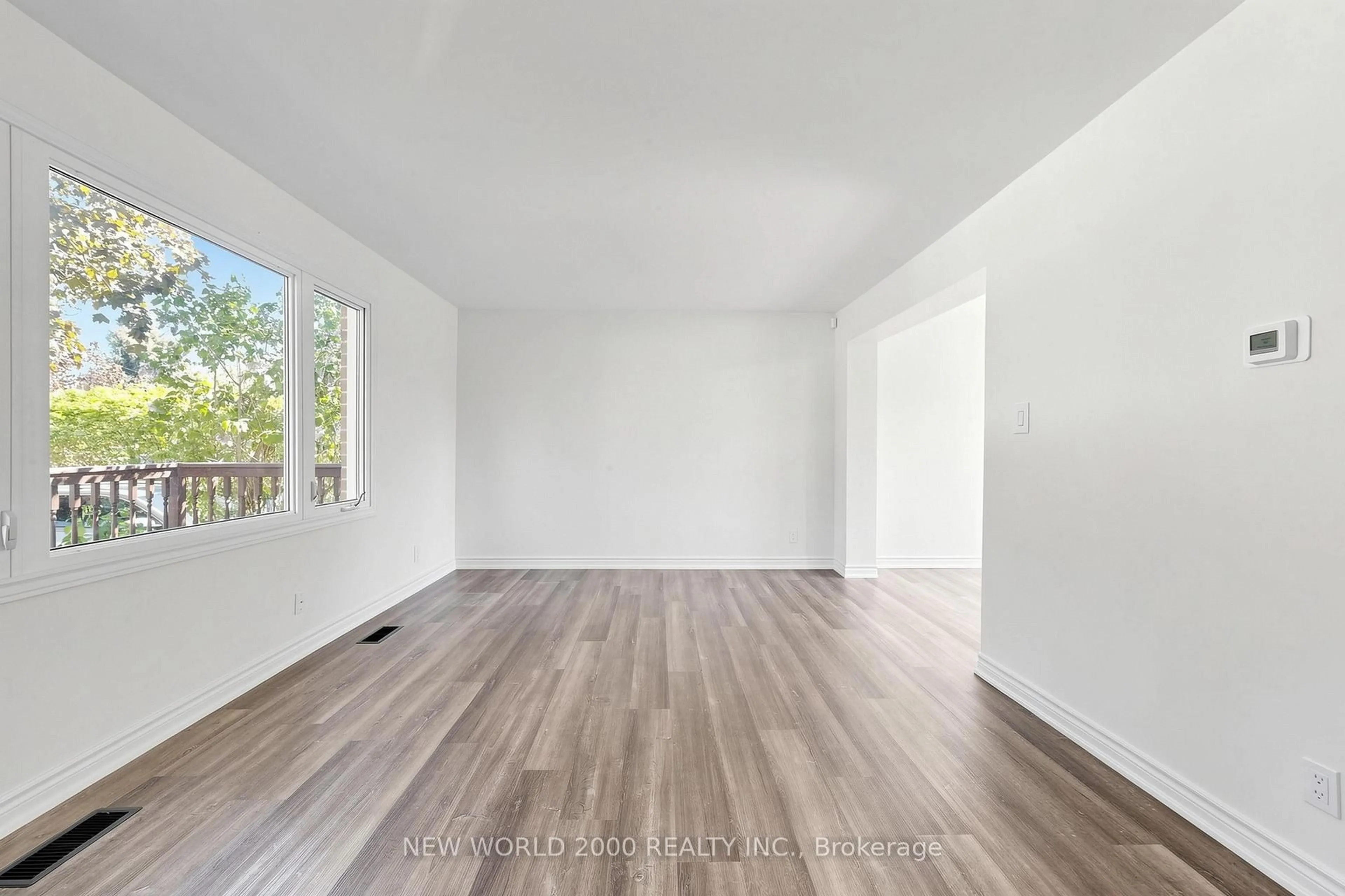 A pic of a room for 10 Buce Ave, Bradford West Gwillimbury Ontario L3Z 2C4