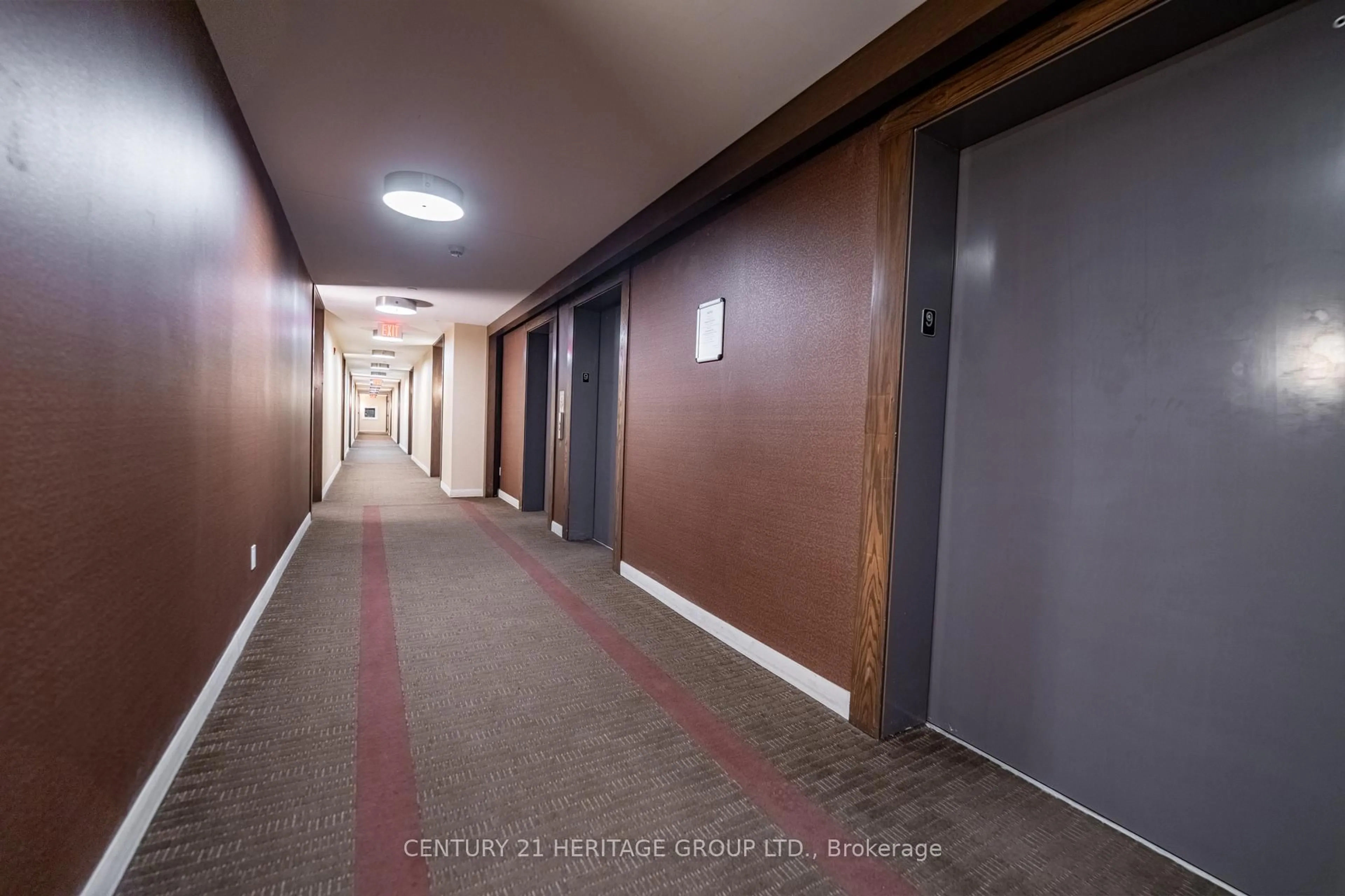 Indoor foyer for 75 Norman Bethune Ave #909, Richmond Hill Ontario L4B 0B6