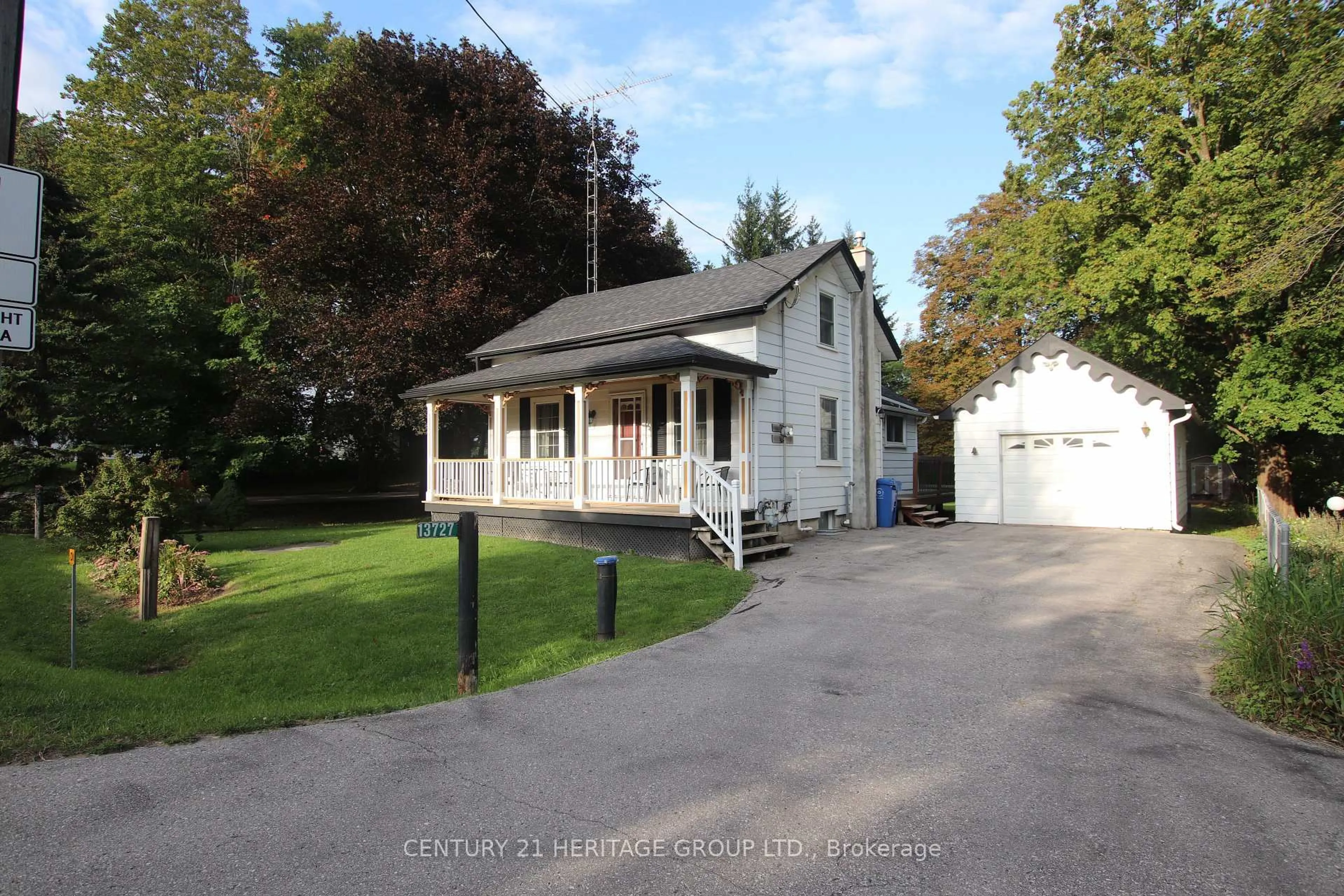 A pic from outside/outdoor area/front of a property/back of a property/a pic from drone, street for 13727 Ninth Line, Whitchurch-Stouffville Ontario L4A 7X3