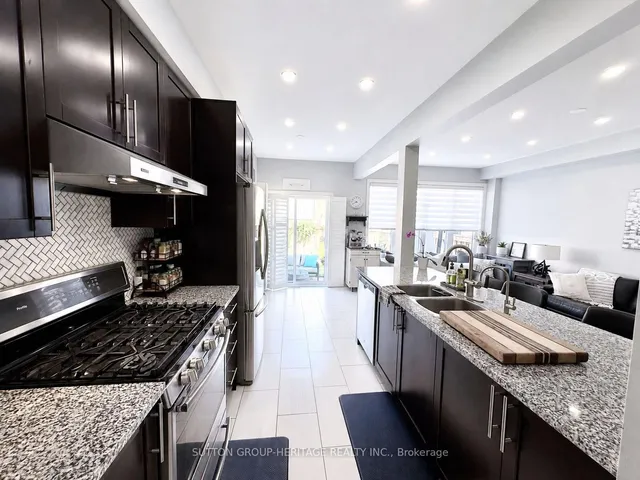 15 Clarinet Lane, Whitchurch-Stouffville 3