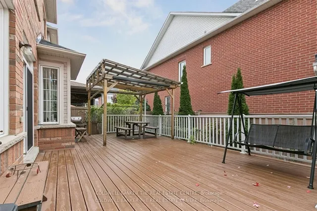 768 Millard St, Whitchurch-Stouffville 5
