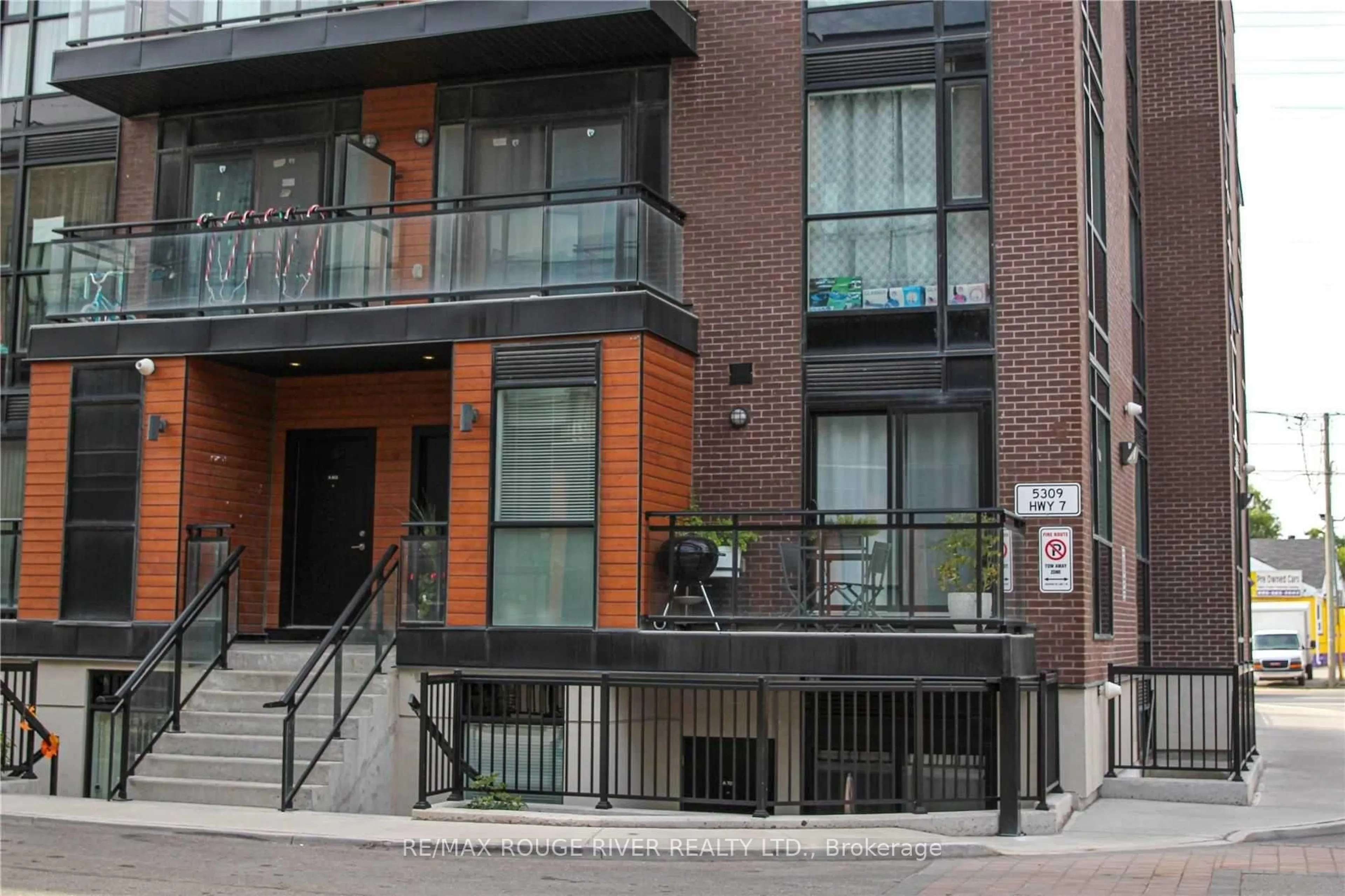 Patio, street for 5309 Highway 7 Rd #A701, Vaughan Ontario L4L 1T3