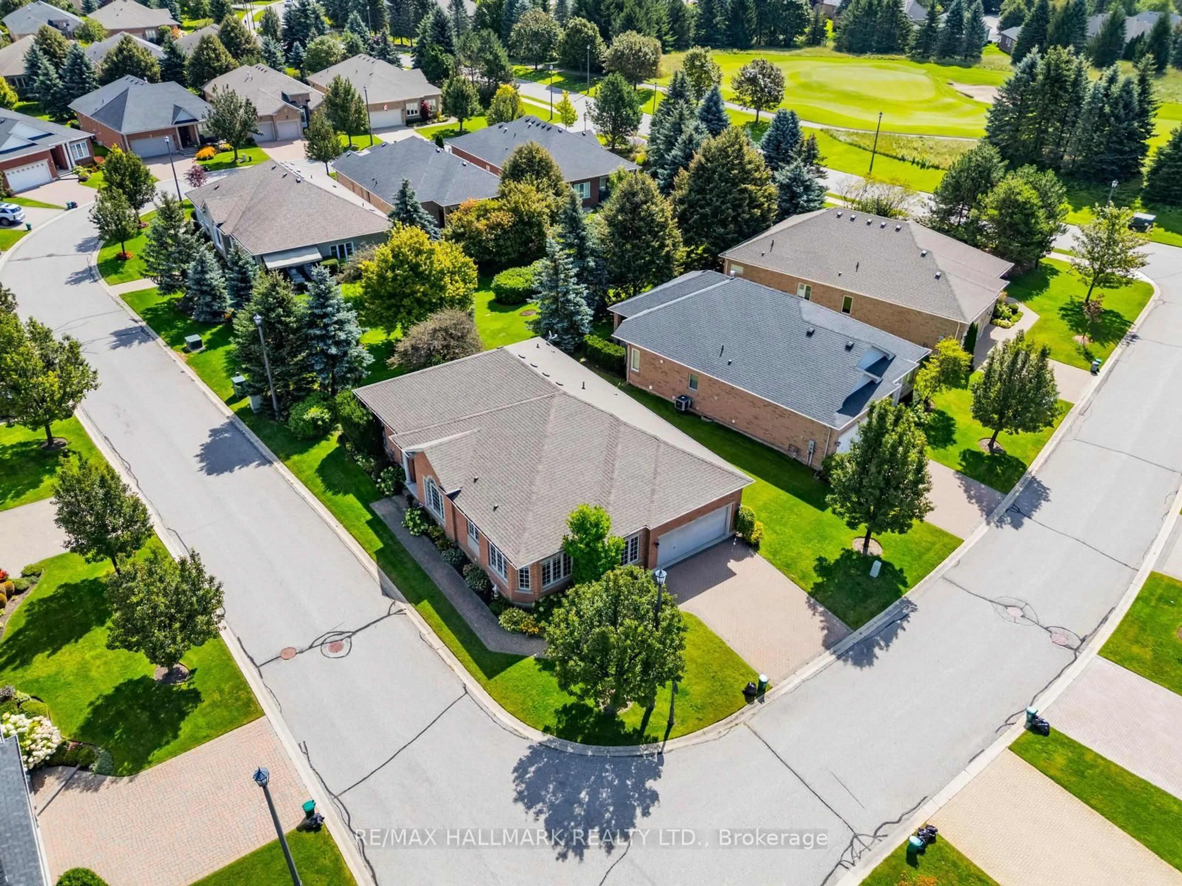 A pic from outside/outdoor area/front of a property/back of a property/a pic from drone, street for 10 Vardon Gate, Whitchurch-Stouffville Ontario L4A 1R7