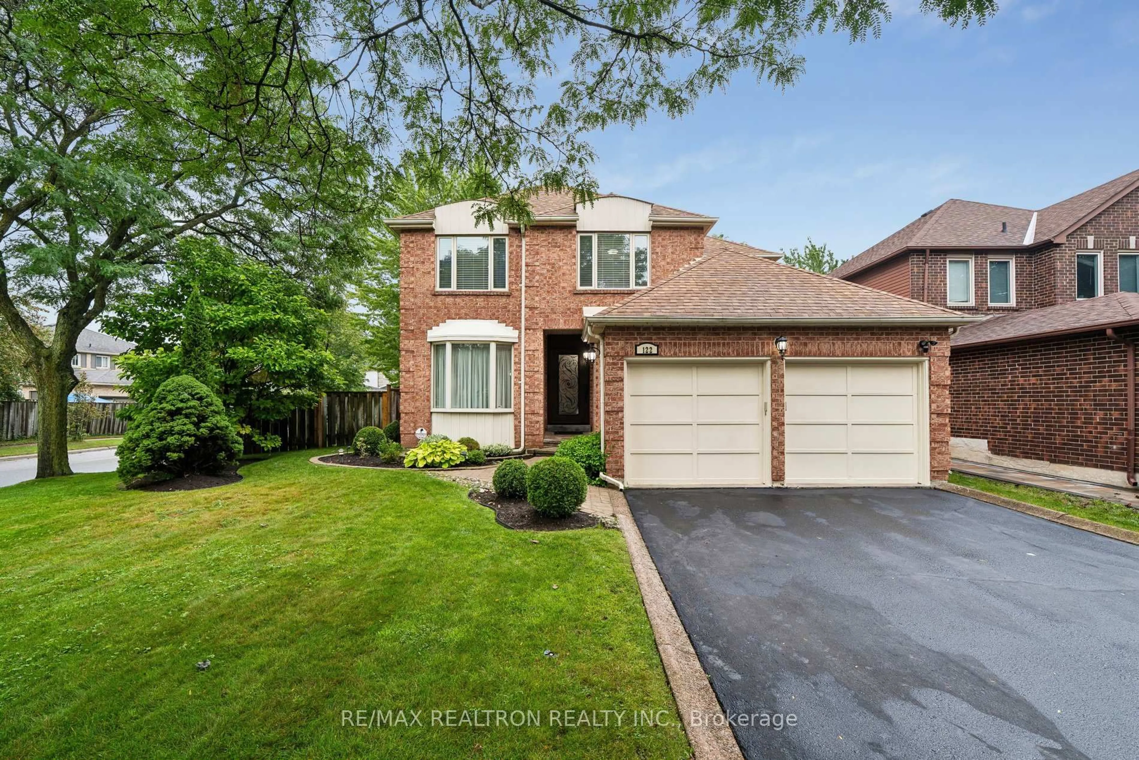 Home with brick exterior material, street for 122 Colvin Cres, Vaughan Ontario L4J 2R7