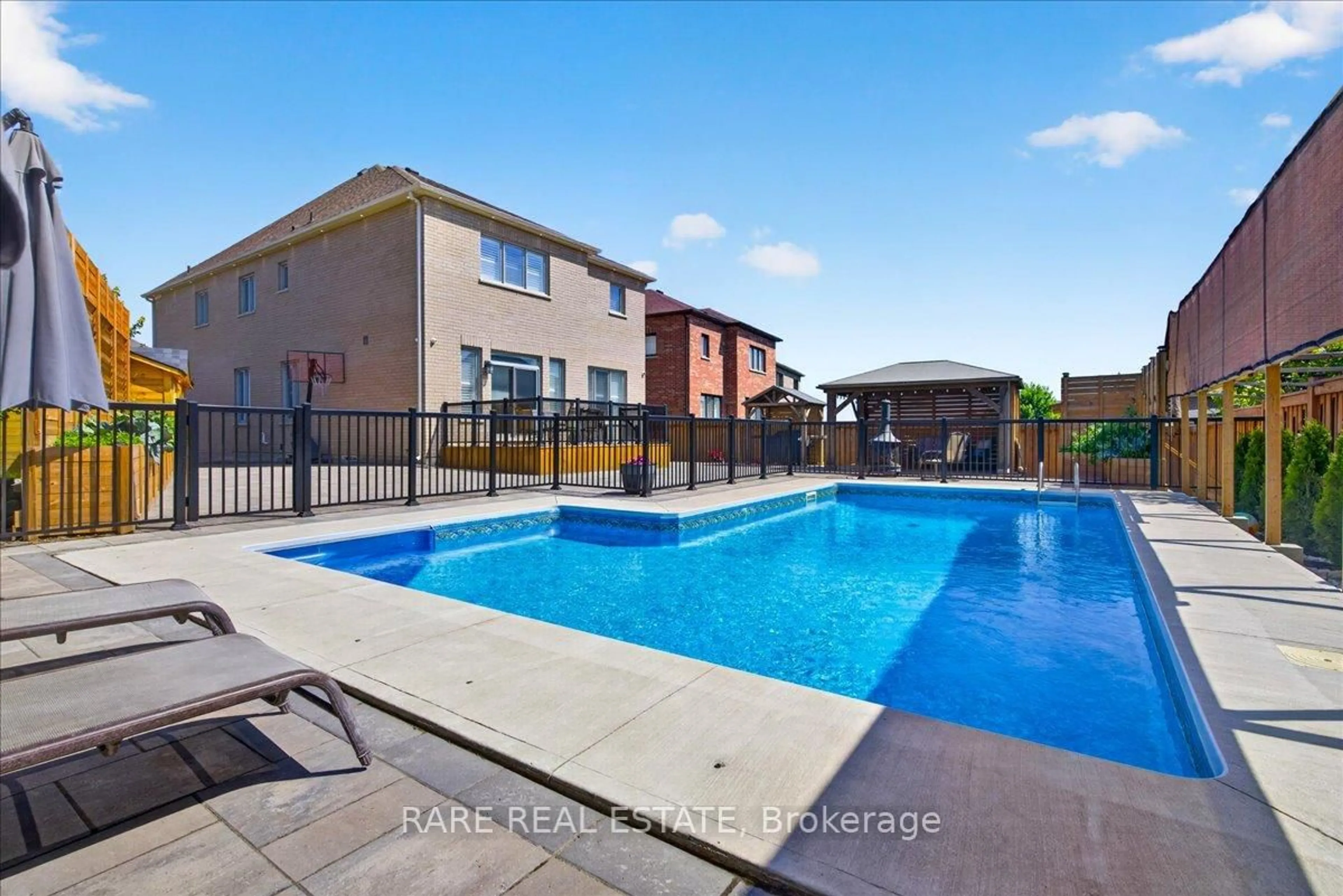 Pool for 43 Pear Blossom Way, East Gwillimbury Ontario L9N 0T1