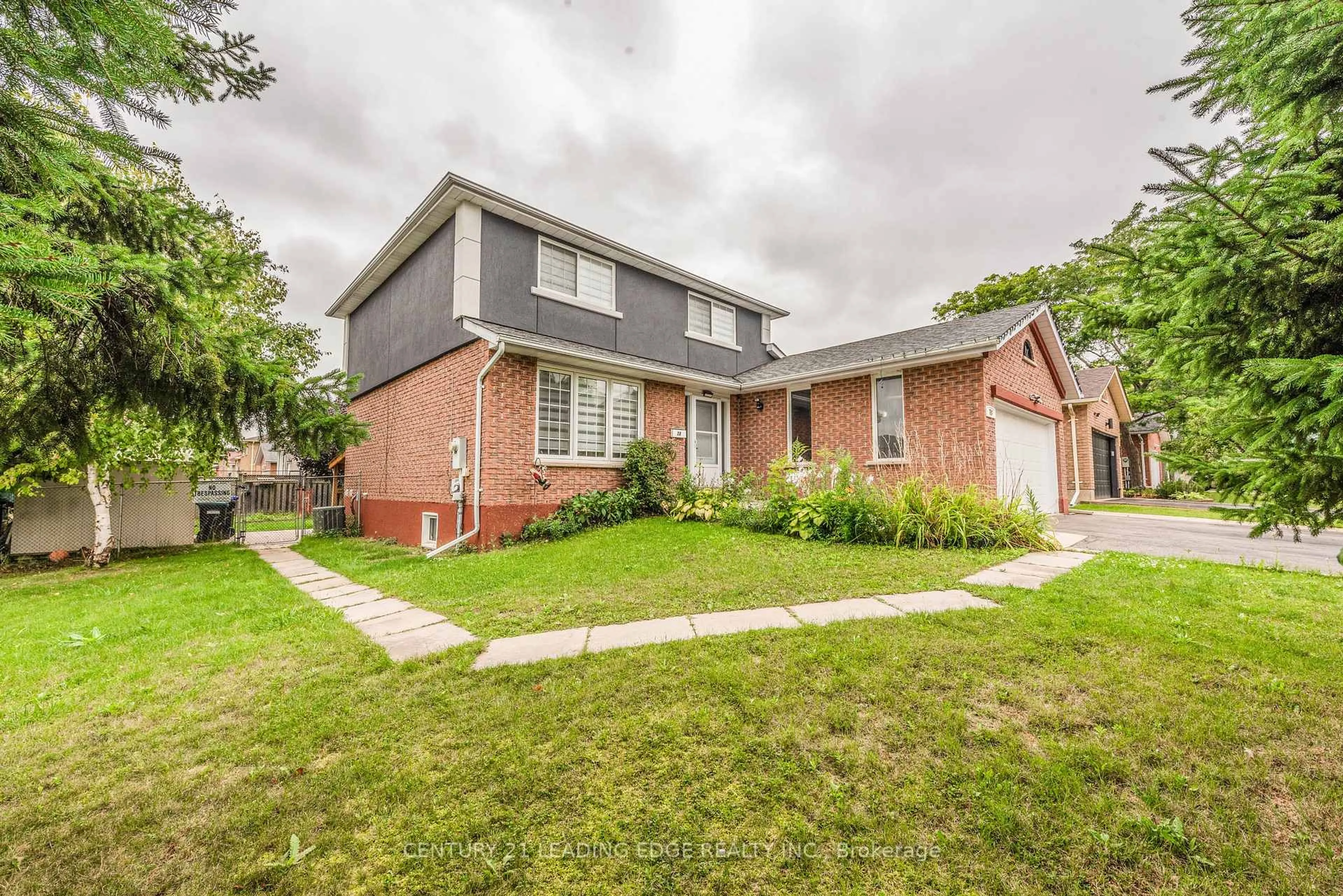 Home with brick exterior material, street for 78 Crown Cres, Bradford West Gwillimbury Ontario L3Z 2M1