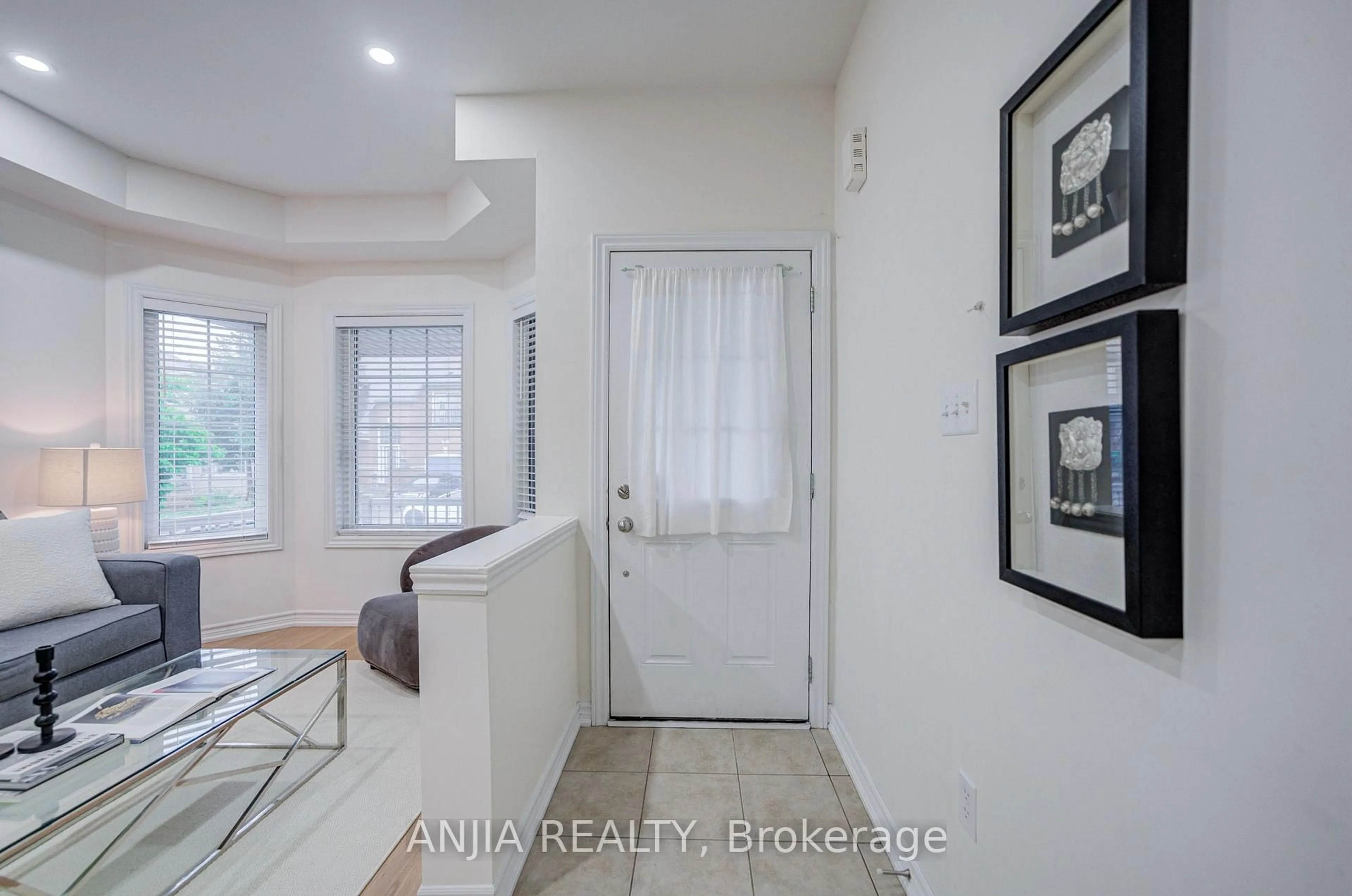 Indoor entryway for 719 Hammersly Blvd, Markham Ontario L6E 0R9