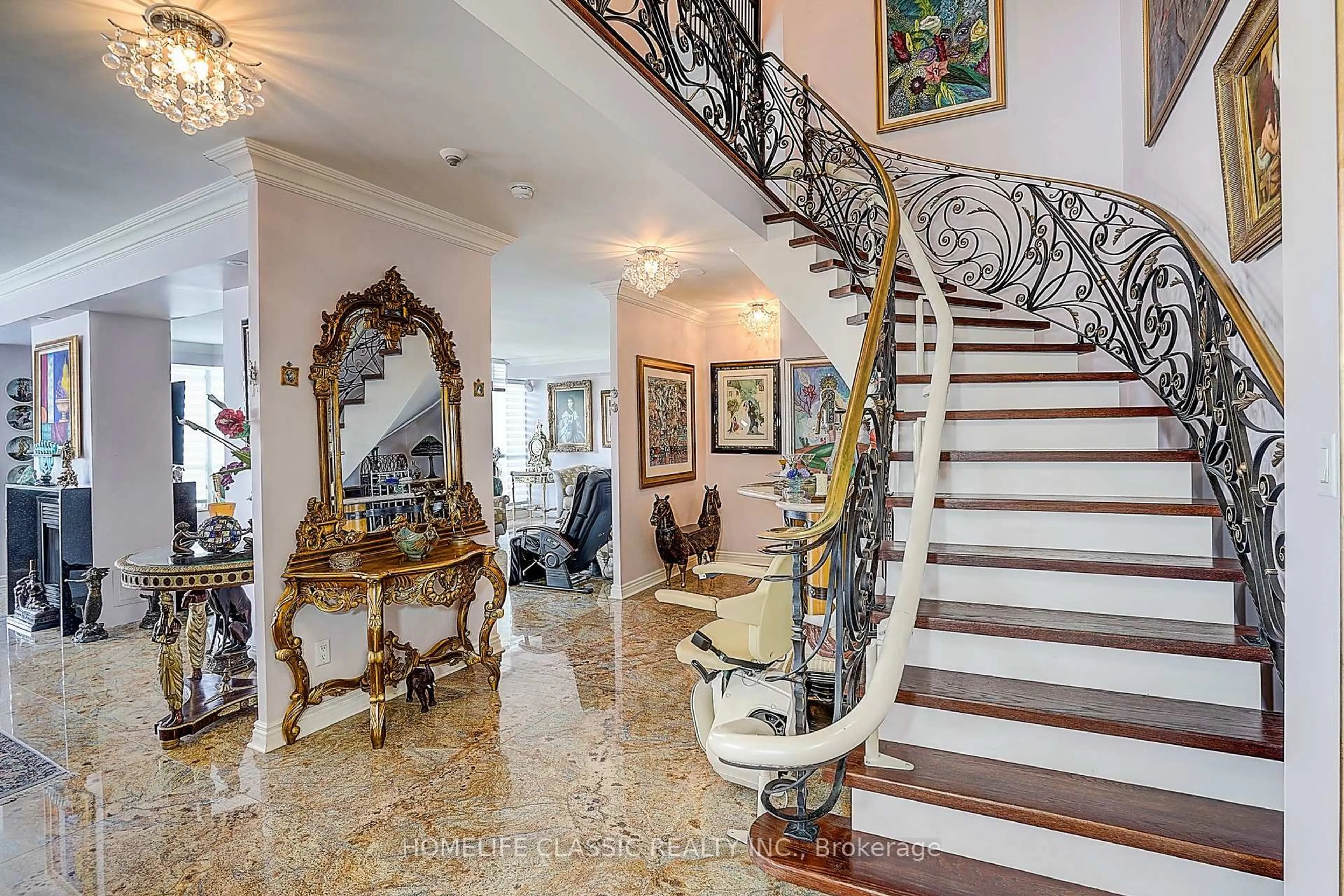 Indoor foyer for 1 Clark Ave #PH 7, Vaughan Ontario L4J 7Y6