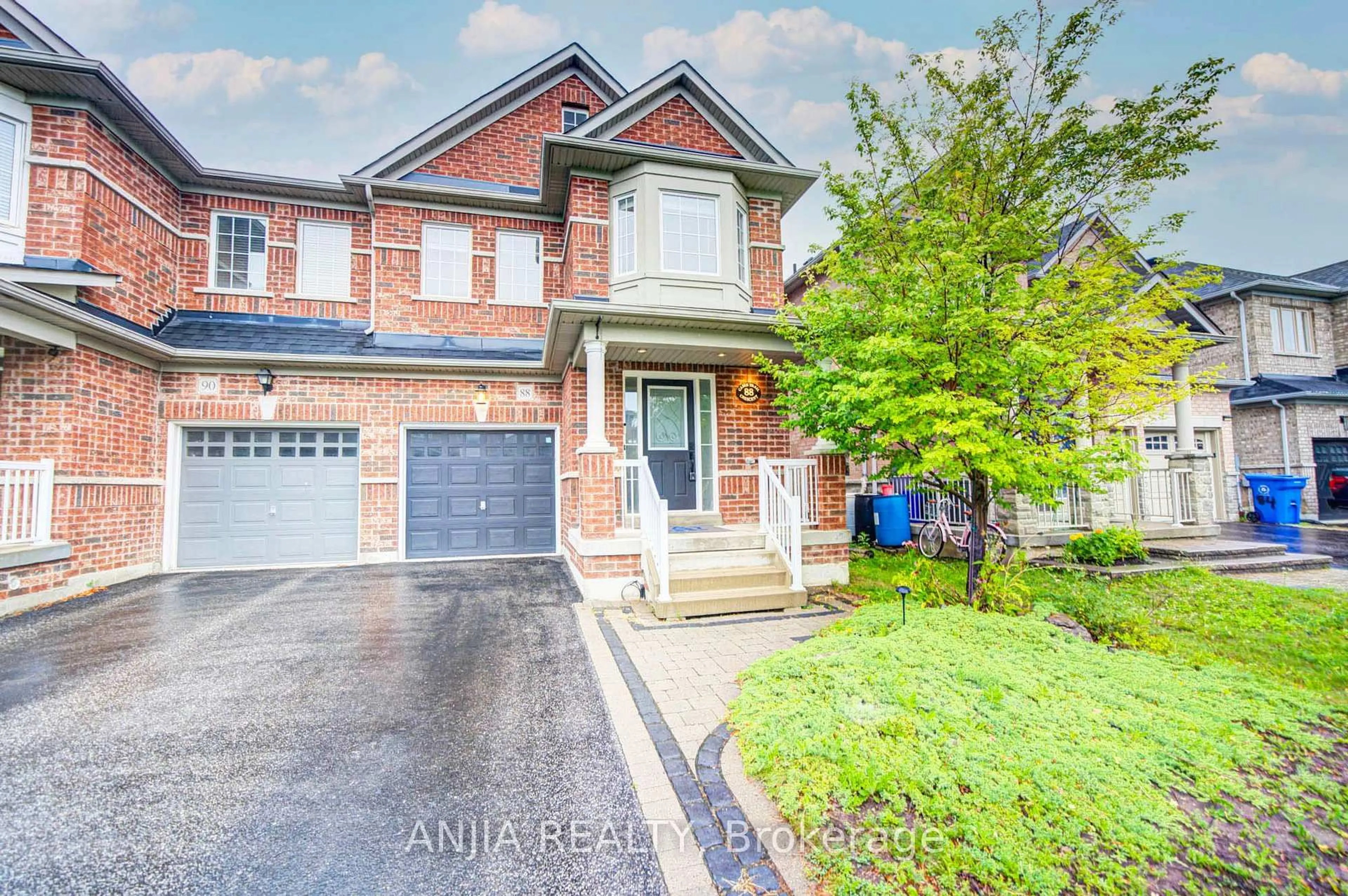 Home with brick exterior material, street for 88 Cabin Trail Cres, Whitchurch-Stouffville Ontario L4A 0S7