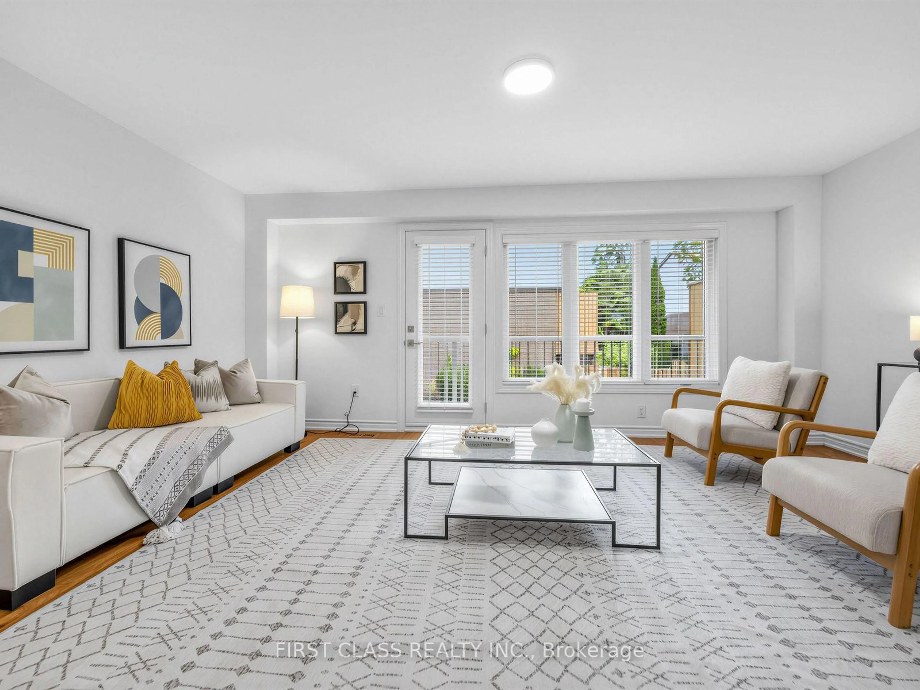 Living room with furniture, unknown for 11 Plaisance Rd #Unit 7, Richmond Hill Ontario L4C 5H1