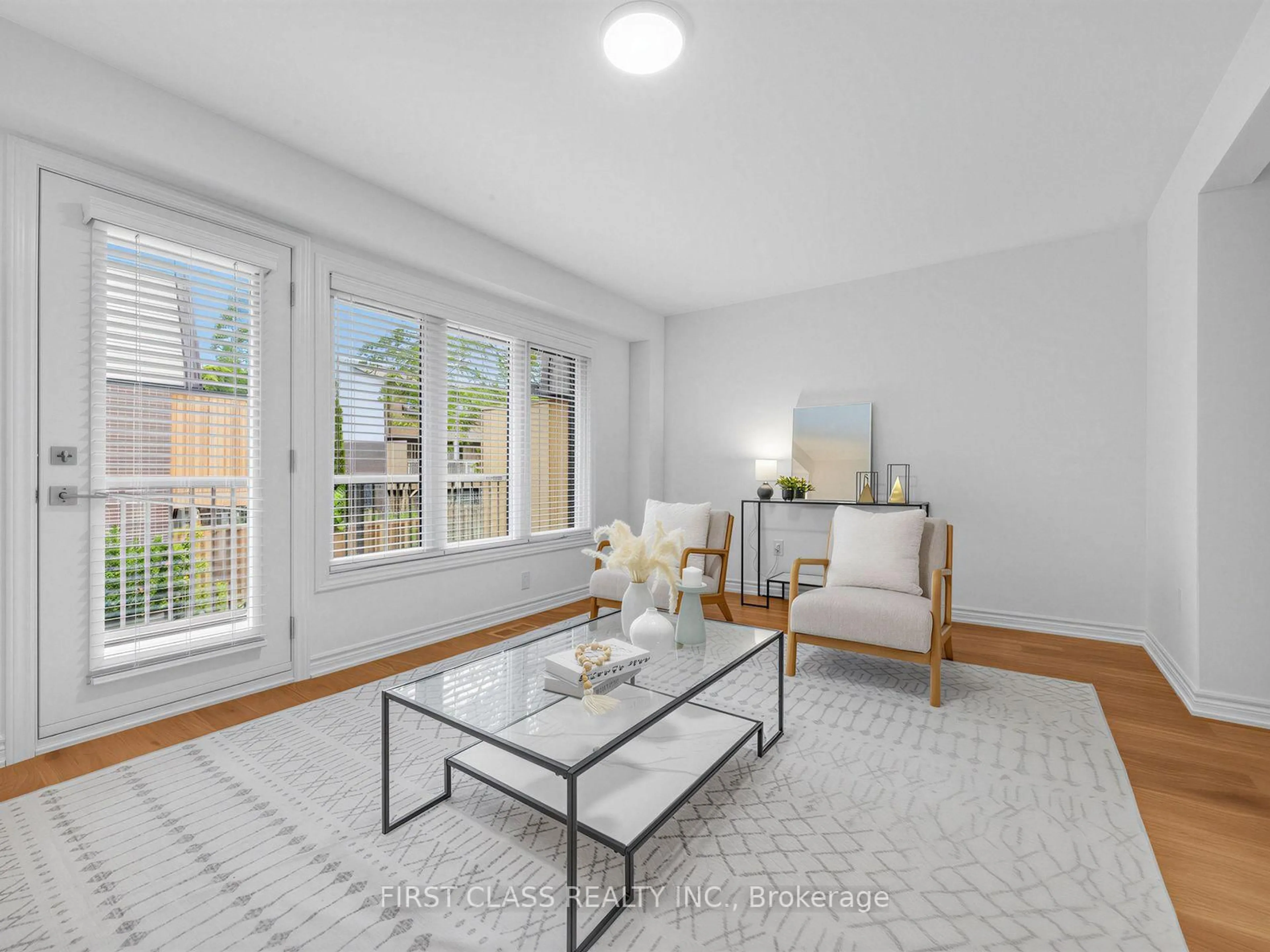 Living room with furniture, unknown for 11 Plaisance Rd #Unit 7, Richmond Hill Ontario L4C 5H1