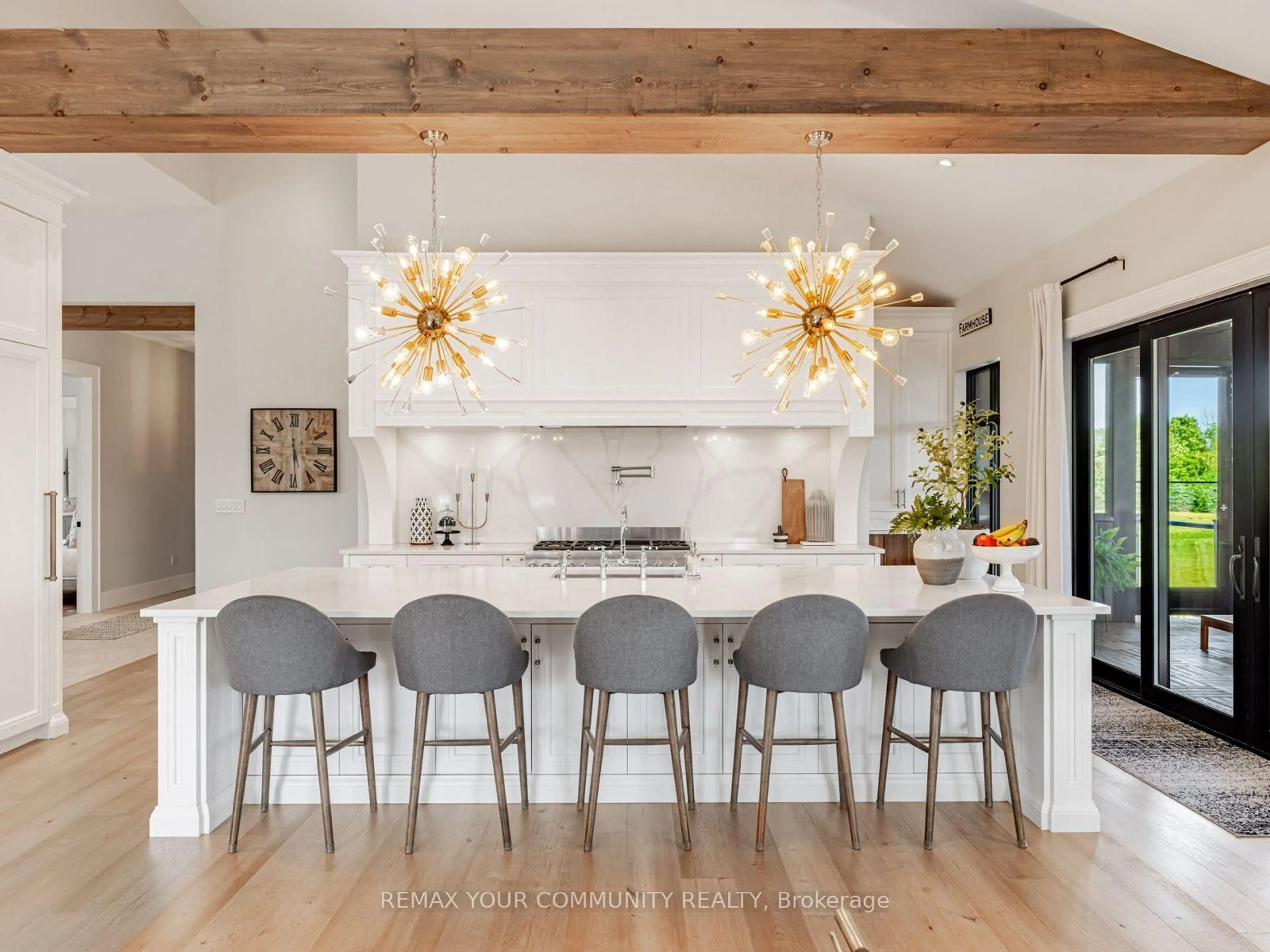 Open concept kitchen, unknown for 807 Ganton Rd, Uxbridge Ontario L9P 1R3